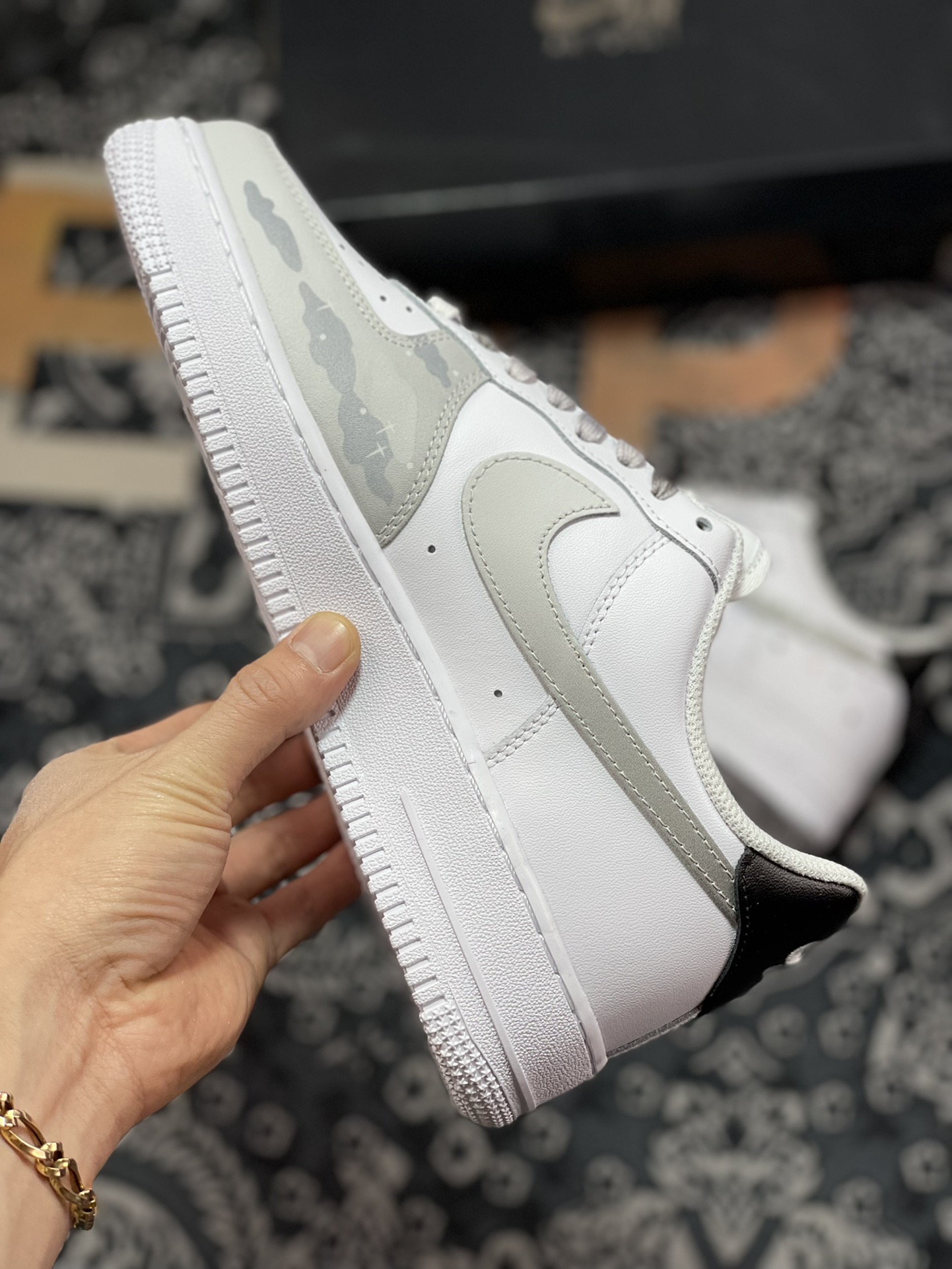 260 Nike Air Force 1 07 LV8 Low”White/Grey/Cloud”空军一号“白灰云朵涂鸦”CW2288-312