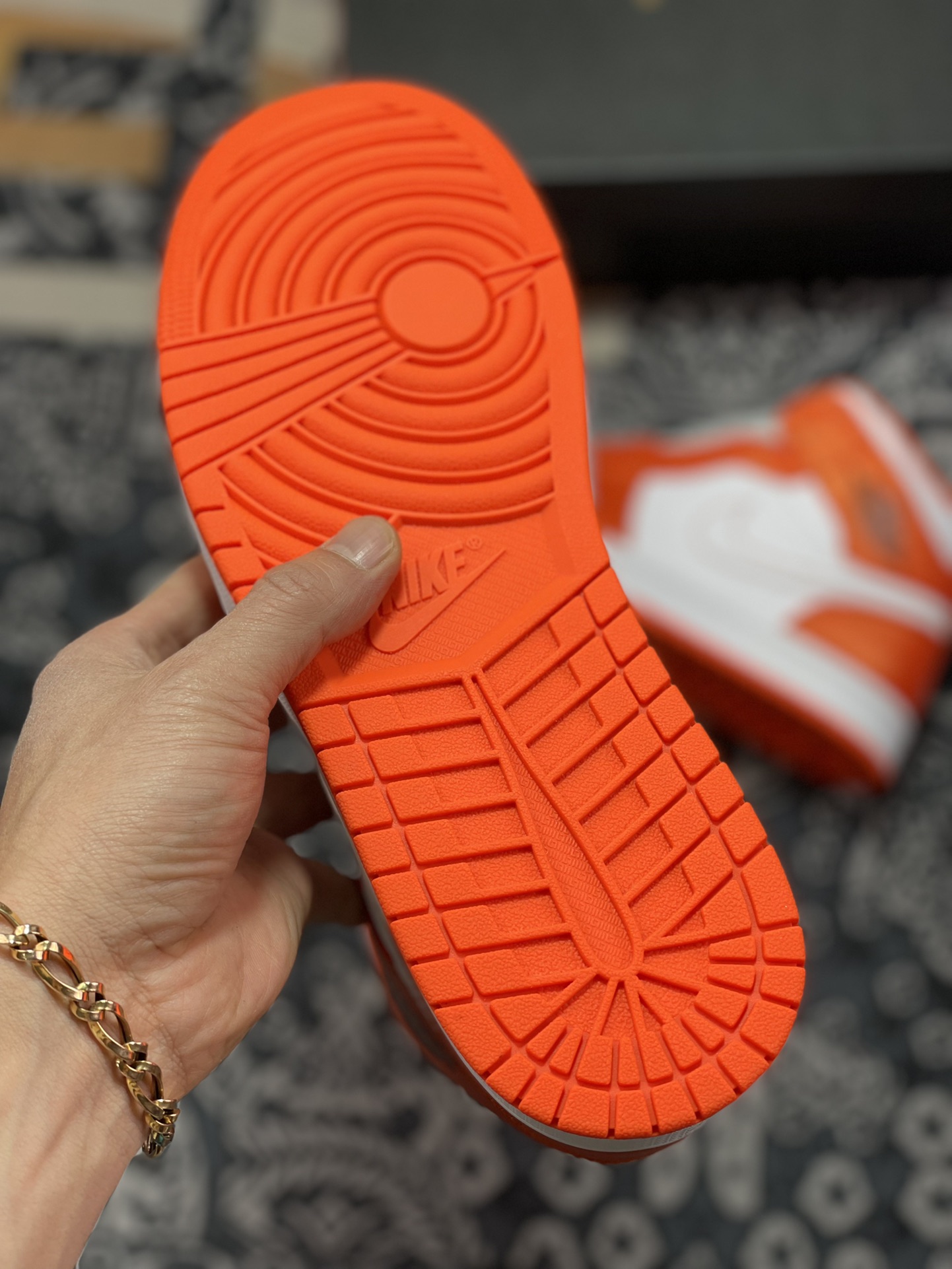 260 Air Jordan 1 Mid SE ”White/Orange”白橙DM3531-800