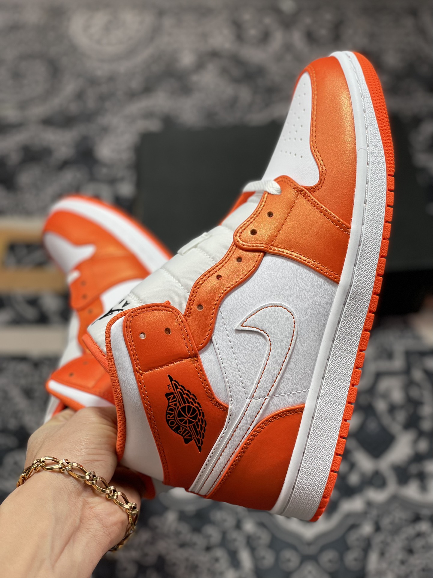 260 Air Jordan 1 Mid SE ”White/Orange”白橙DM3531-800