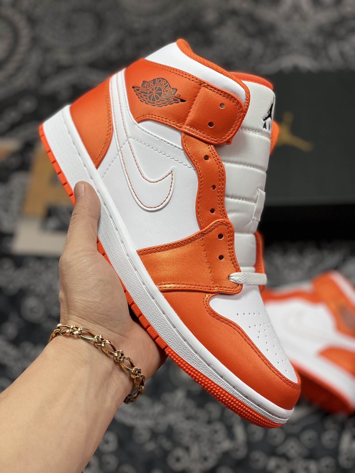 260 Air Jordan 1 Mid SE ”White/Orange”白橙DM3531-800