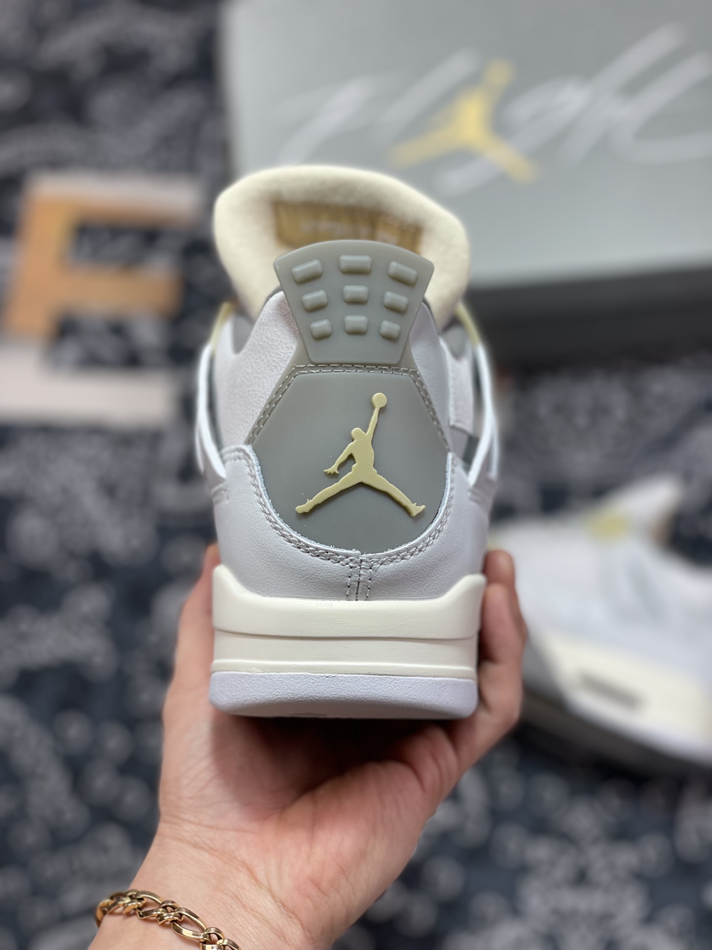 260 Air Jordan 4 Retro SE Craft”Photon Dust”AJ4代中帮篮球鞋“复古灰麂皮”DV3742-021