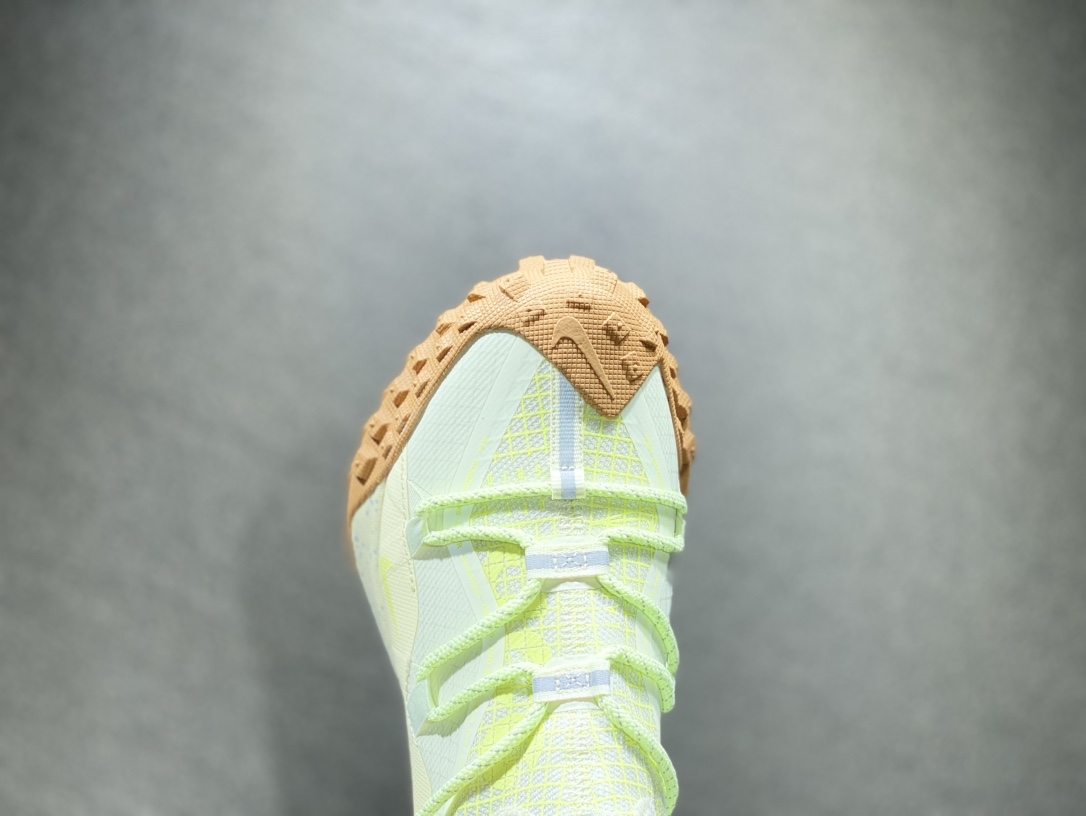 220 Nike ACG Mountain Fly Low GTX SE 户外登山运动鞋 DD2861-001