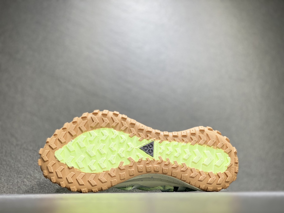 220 Nike ACG Mountain Fly Low GTX SE 户外登山运动鞋 DD2861-001