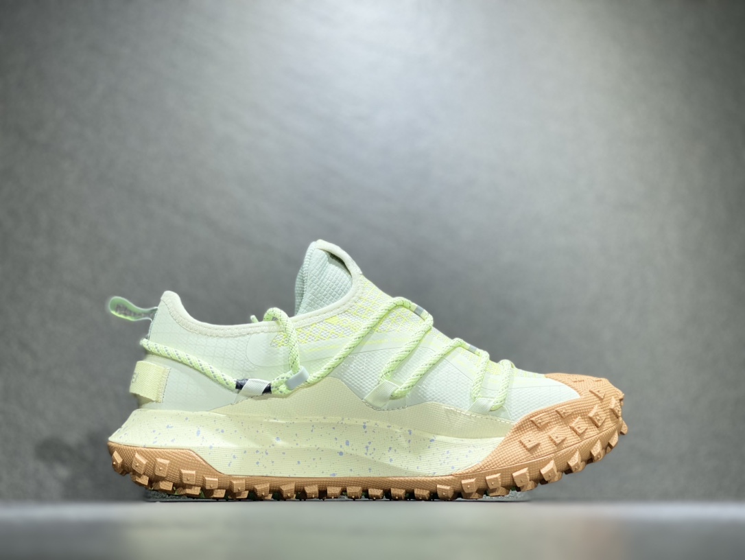 220 Nike ACG Mountain Fly Low GTX SE 户外登山运动鞋 DD2861-001