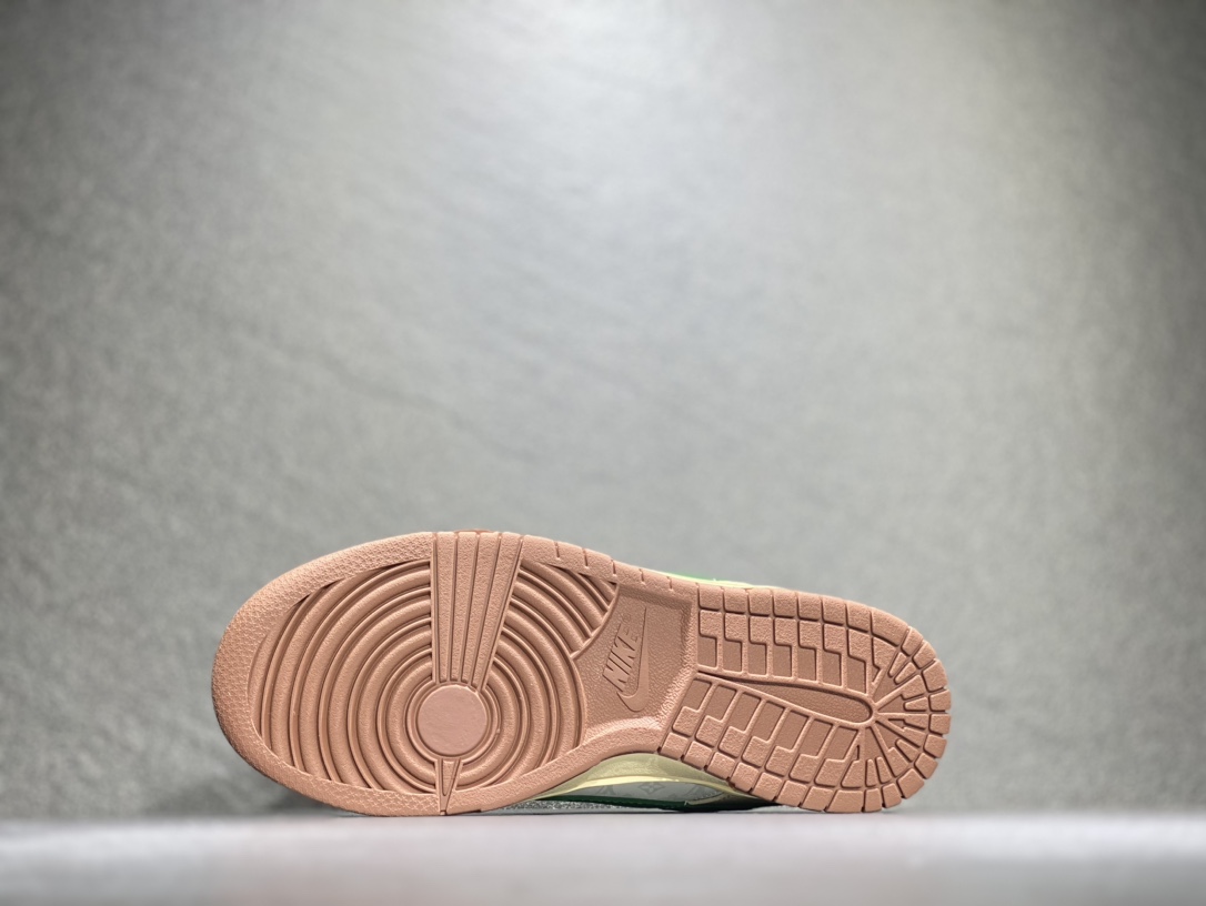 220 NIKE SB Dunk Low 低帮休闲运动鞋 XD6188-003-莆田鞋,莆田鞋货源,高仿鞋,高仿鞋货源,安福档口,莆田高仿鞋,莆田鞋批发,高仿鞋批发,莆田高仿运动鞋,高仿运动鞋,莆田运动鞋 220 NIKE SB Dunk Low 低帮休闲运动鞋 XD6188-003