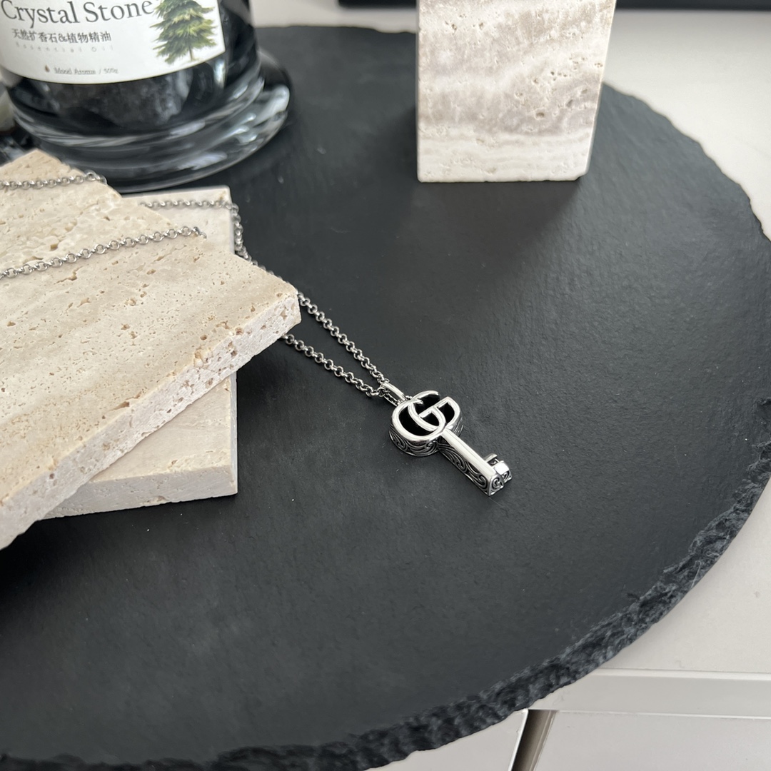NO:104579,P218 Gucci Gucci sterling silver Xiao Zhan same double G key necklace size 50cm code P0059, Gucci necklace, gucci, gucci, necklace, pure silver19860909P218Gucci古驰纯银肖战同款双G钥匙项链 尺寸50cm 编码P0059,古驰项链,gucci,gucci,necklace,pure silver,Jewelry