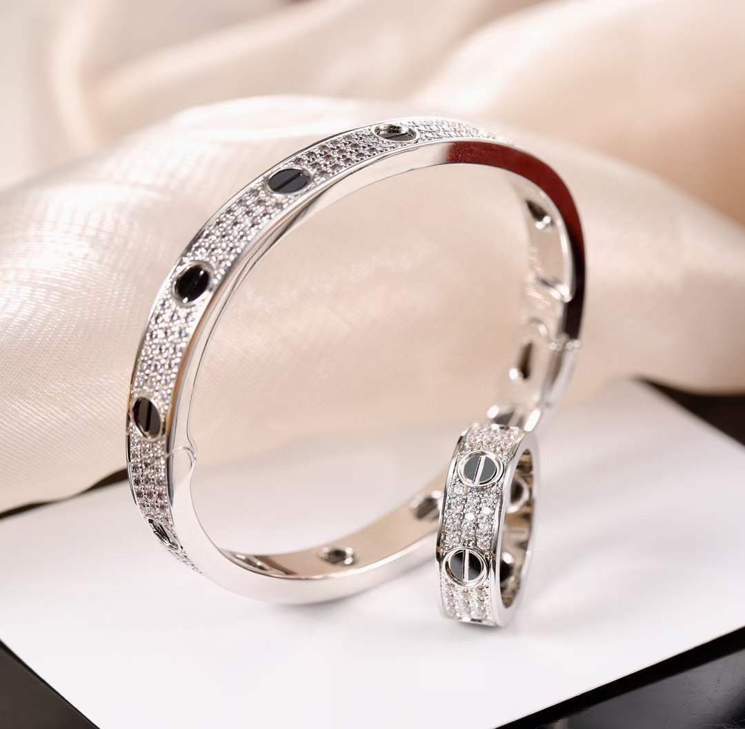 Cartier 卡地亚/Cartier 满‮天星‬黑钉手镯