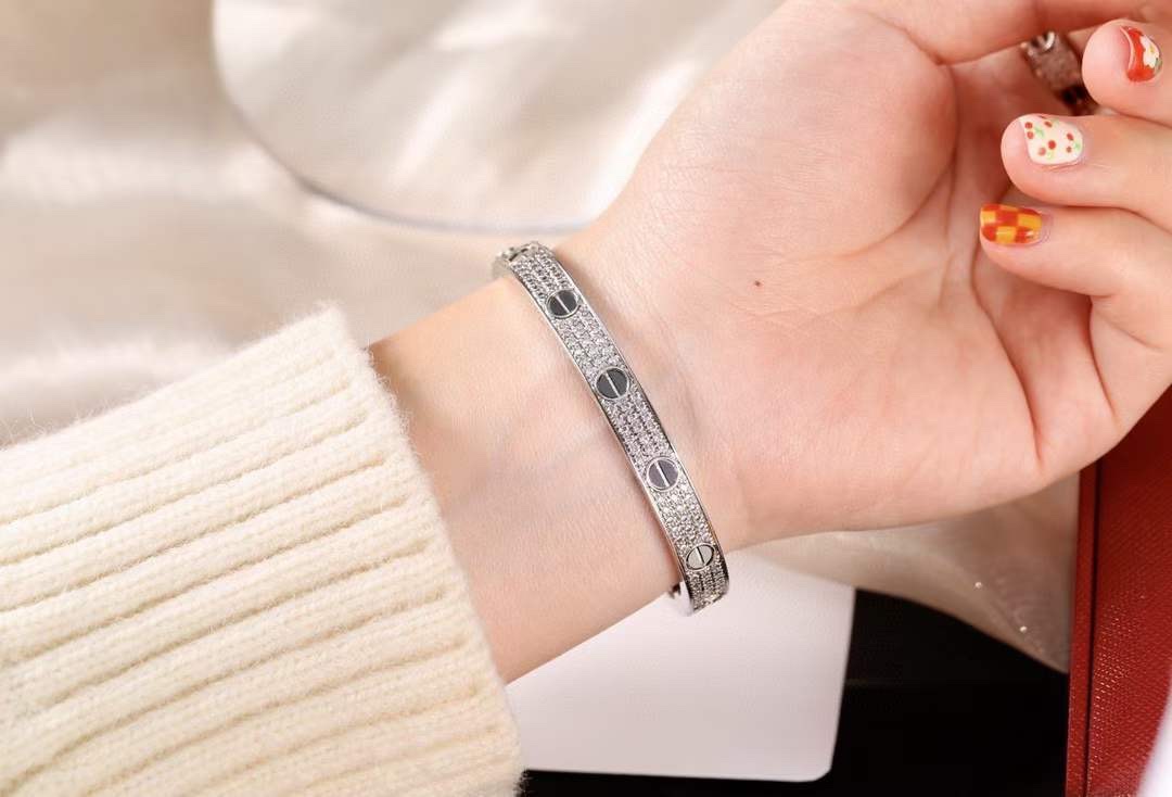 Cartier 卡地亚/Cartier 满‮天星‬黑钉手镯