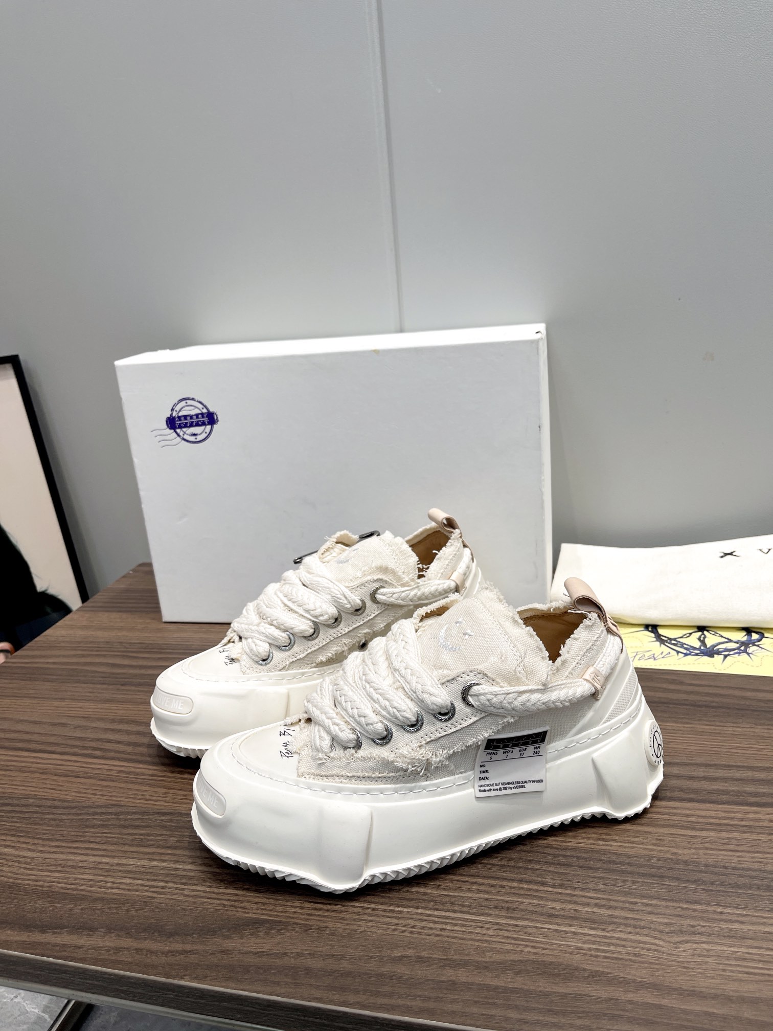 Xvesel G.O.P. 2.0 Marshmallow Low Sneakers: Stylish Design with Comfortable Lift - 图片 3