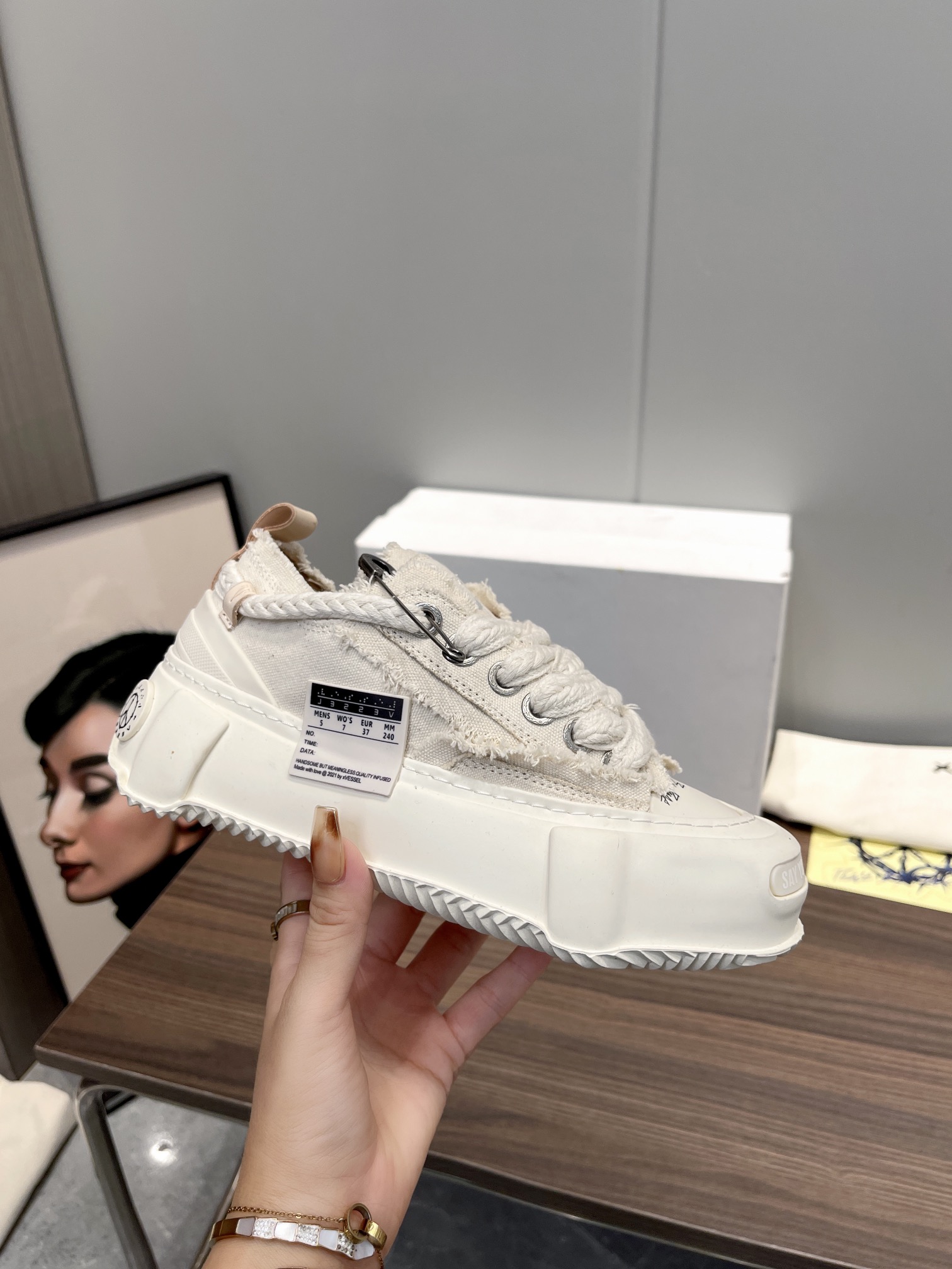 Xvesel G.O.P. 2.0 Marshmallow Low Sneakers: Stylish Design with Comfortable Lift - 图片 2