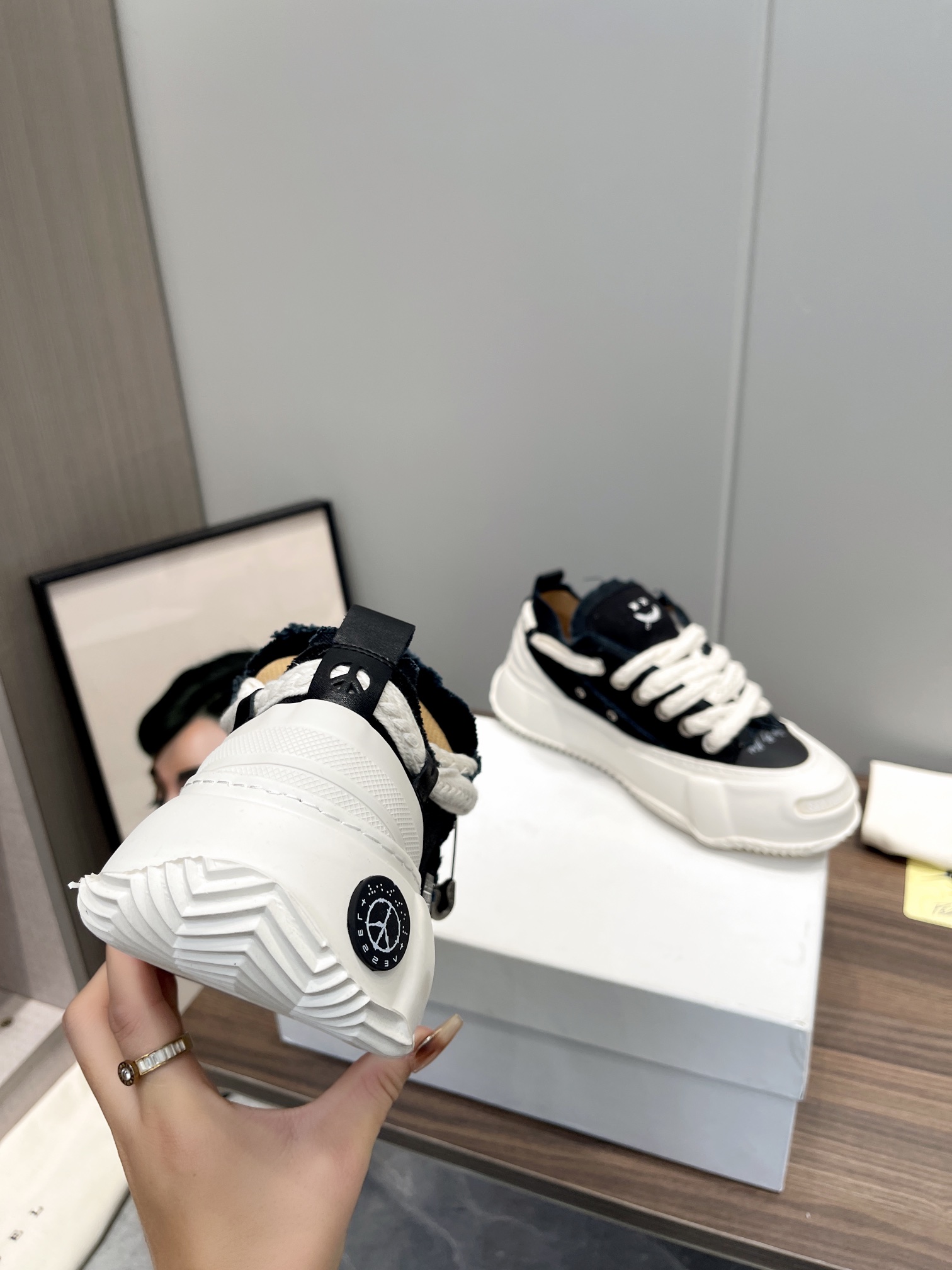 Xvesel G.O.P. 2.0 Marshmallow Low Sneakers: Stylish Design, Comfortable Fit, Unisex Sizing - 图片 2