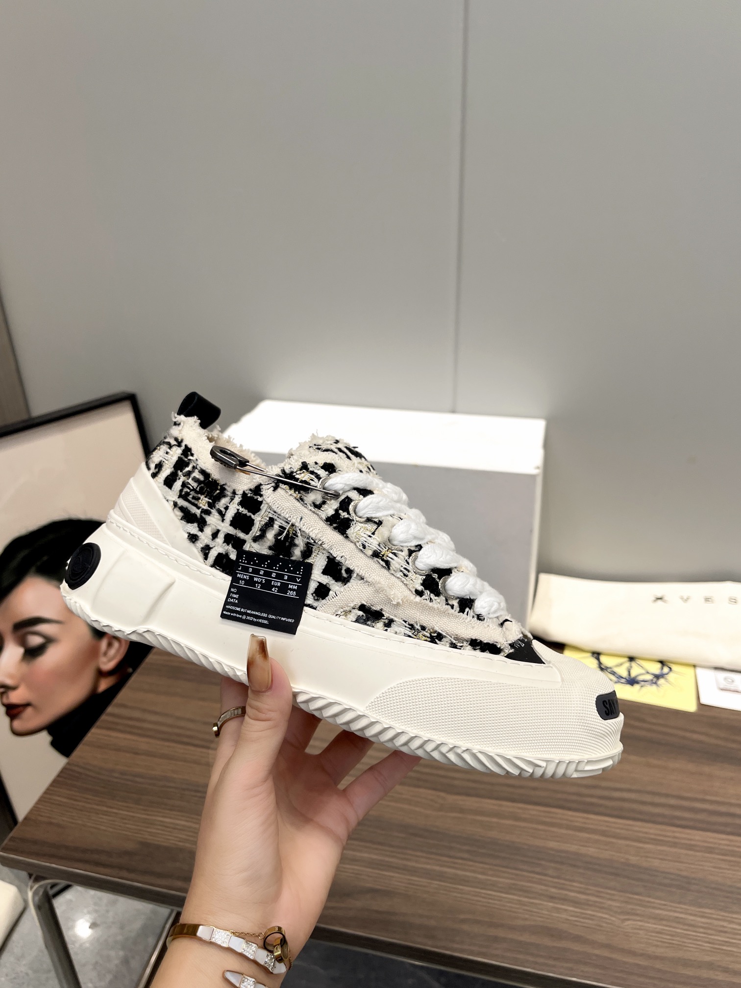 Xvesel Canvas Sneakers: Top Version with Seven Colour Options