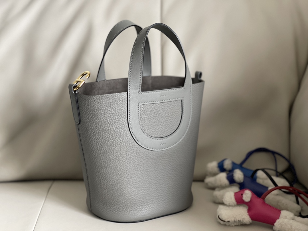 Hermès Classic H home and outdoor calfskin bucket bag New arrival in stock / cumulonimbus gray in the loop pig nose vegetable basket 18cm tc leat