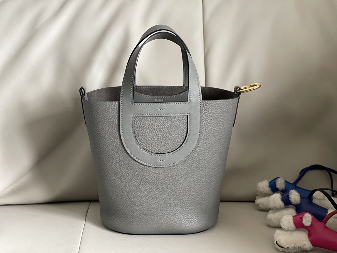 Hermès Classic H home and outdoor calfskin bucket bag New arrival in stock / cumulonimbus gray in the loop pig nose vegetable basket 18cm tc leat
