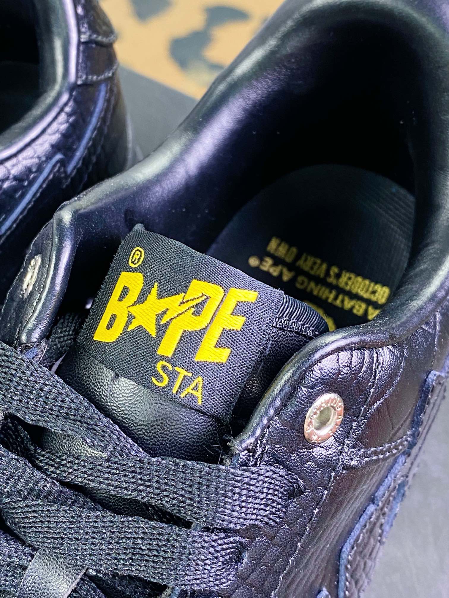 280 OVO x A Bathing 【Ape安逸猿BAPE】 Sta Low”Black”闪星系列低帮”鳄鱼纹黑金OVO”1G8-010-091