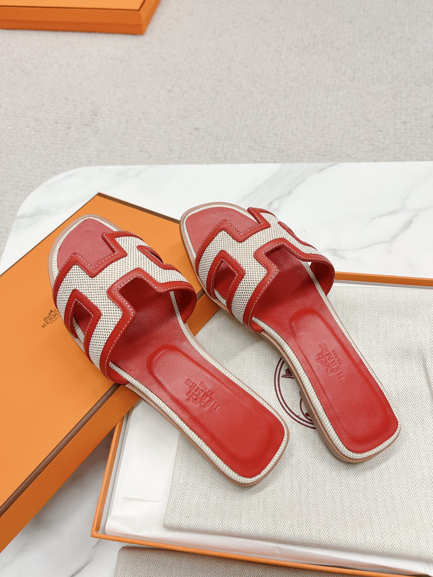 Hermes H-Shaped Sandals Women's Spring/Summer Red Leather Beach Slippers 5 i1678727023 5597 2
