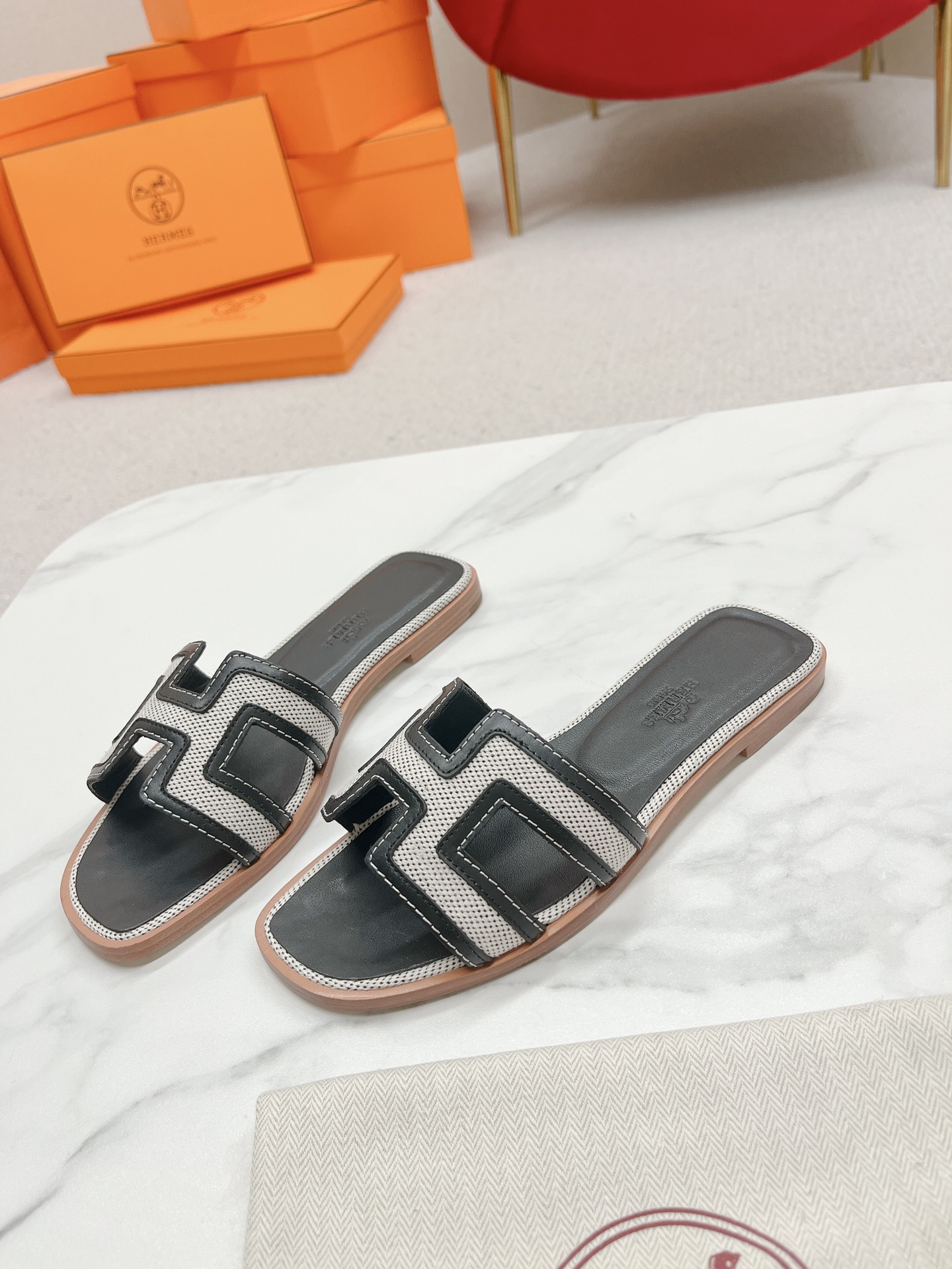 Hermes Women's H Cutout Leather Slide Sandals Handmade Summer Beach Shoes 5 i1678727059 4583 2