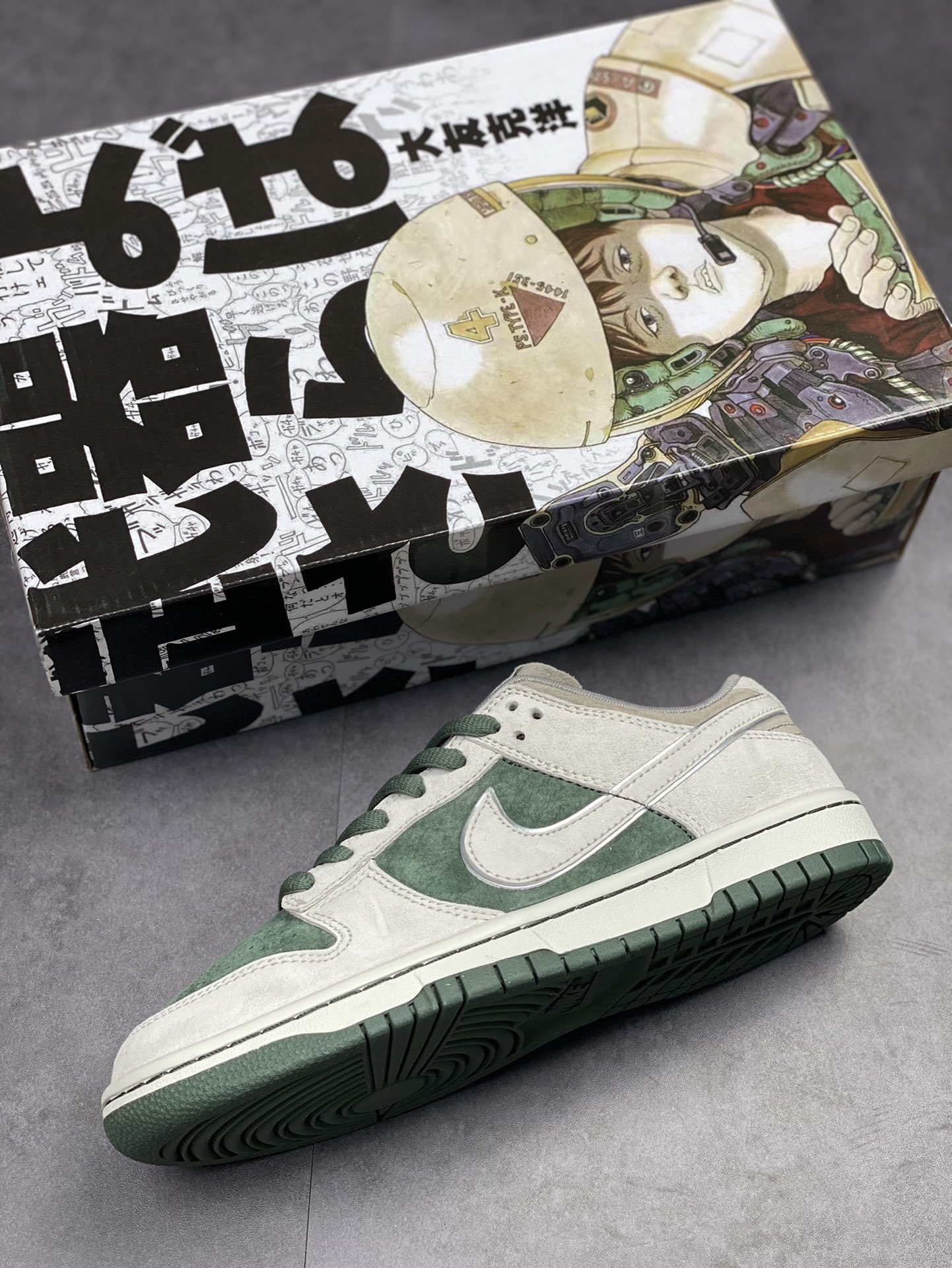 320 Nike SB Dunk Low 大友克洋 麂皮墨绿灰 LF0039-035-莆田鞋,莆田鞋货源,高仿鞋,高仿鞋货源,安福档口,莆田高仿鞋,莆田鞋批发,高仿鞋批发,莆田高仿运动鞋,高仿运动鞋,莆田运动鞋 320 Nike SB Dunk Low 大友克洋 麂皮墨绿灰 LF0039-035