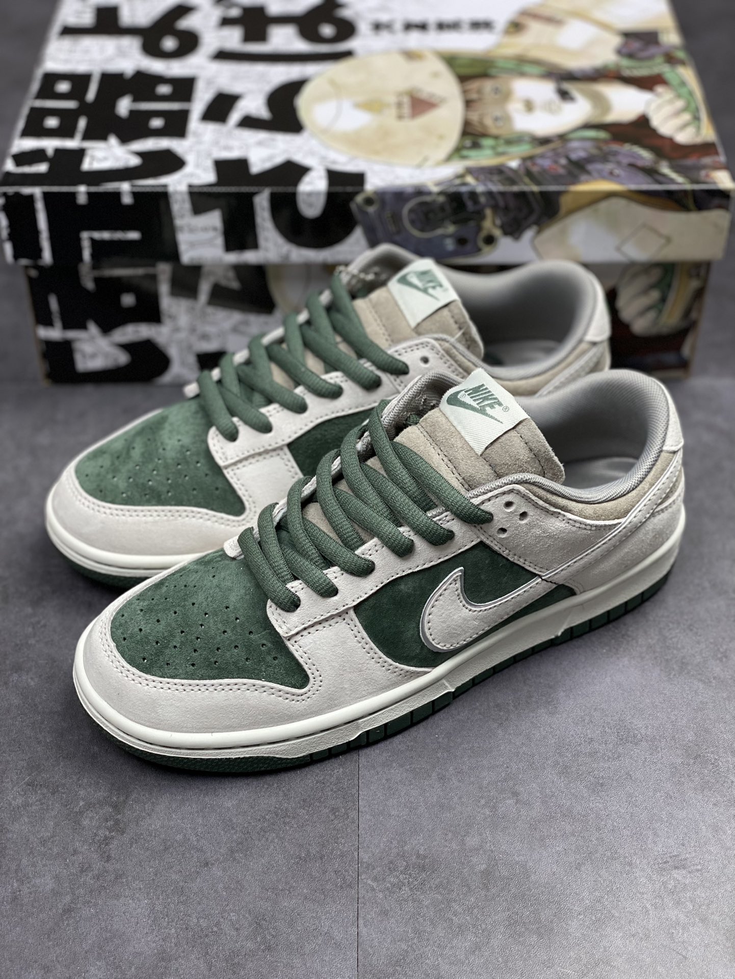 320 Nike SB Dunk Low 大友克洋 麂皮墨绿灰 LF0039-035-莆田鞋,莆田鞋货源,高仿鞋,高仿鞋货源,安福档口,莆田高仿鞋,莆田鞋批发,高仿鞋批发,莆田高仿运动鞋,高仿运动鞋,莆田运动鞋 320 Nike SB Dunk Low 大友克洋 麂皮墨绿灰 LF0039-035