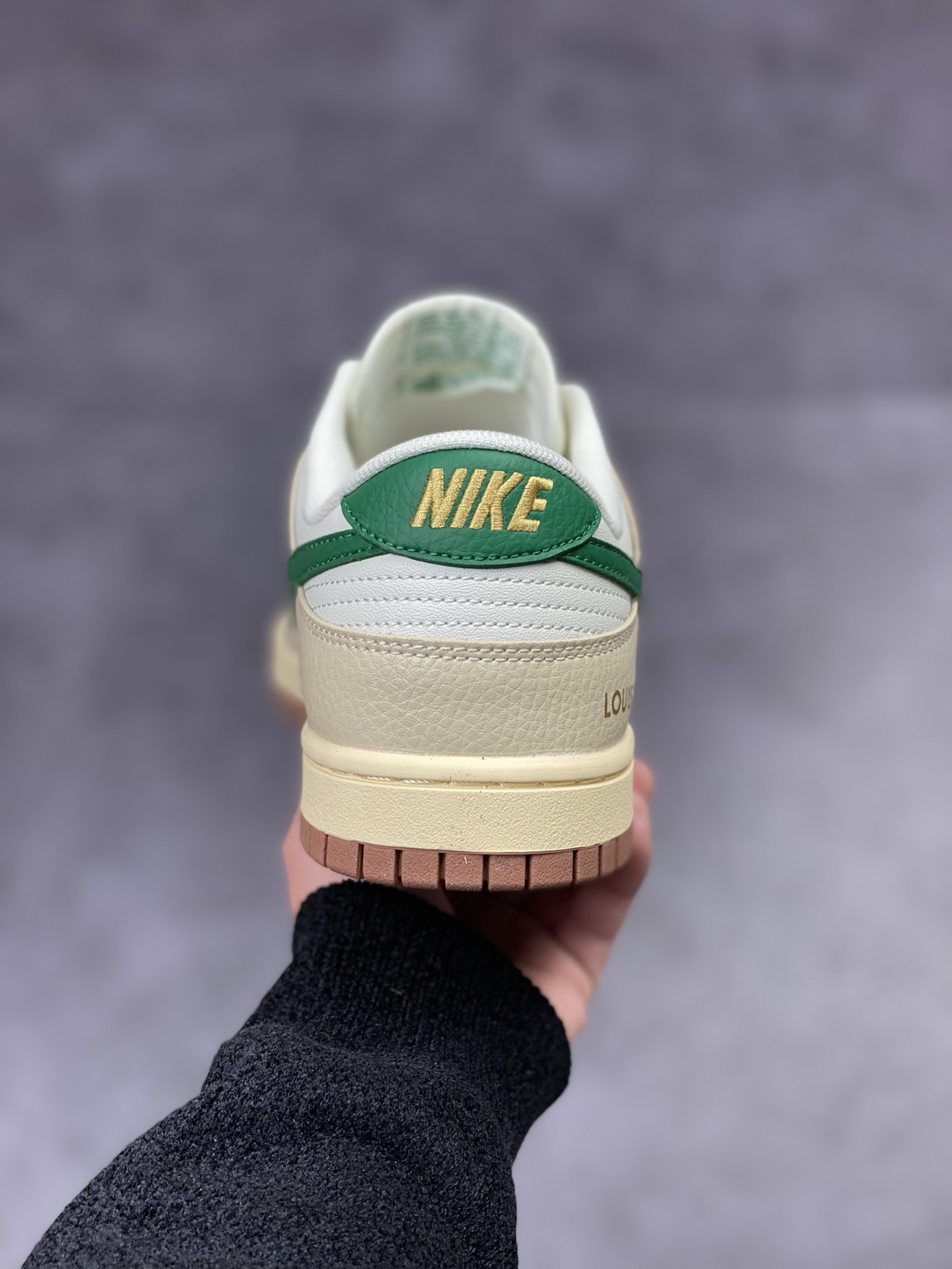220 NIKE SB Dunk Low Pro ”LV联名米绿” XD6188-003-莆田鞋,莆田鞋货源,高仿鞋,高仿鞋货源,安福档口,莆田高仿鞋,莆田鞋批发,高仿鞋批发,莆田高仿运动鞋,高仿运动鞋,莆田运动鞋 220 NIKE SB Dunk Low Pro ”LV联名米绿” XD6188-003