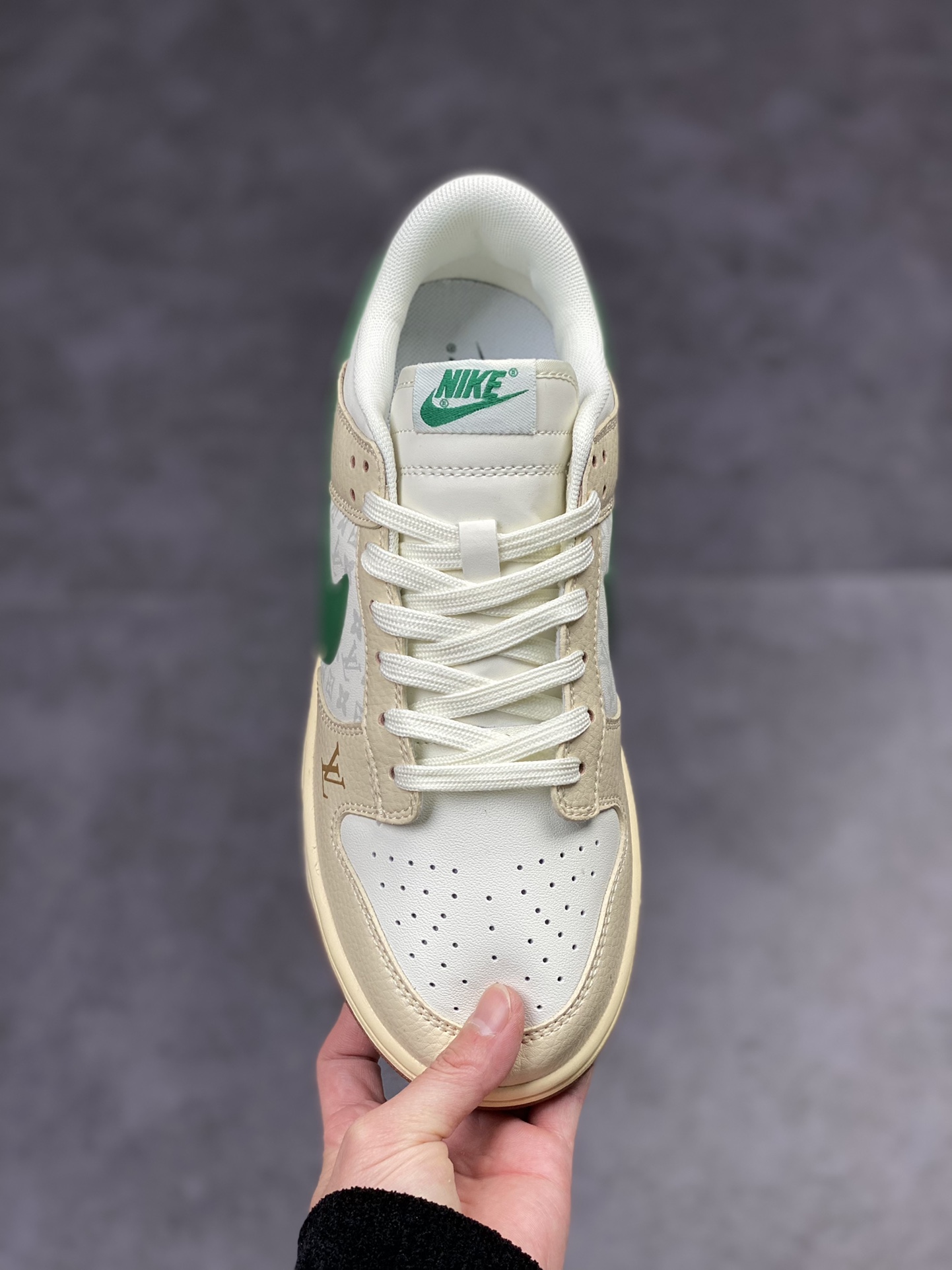 220 NIKE SB Dunk Low Pro ”LV联名米绿” XD6188-003-莆田鞋,莆田鞋货源,高仿鞋,高仿鞋货源,安福档口,莆田高仿鞋,莆田鞋批发,高仿鞋批发,莆田高仿运动鞋,高仿运动鞋,莆田运动鞋 220 NIKE SB Dunk Low Pro ”LV联名米绿” XD6188-003