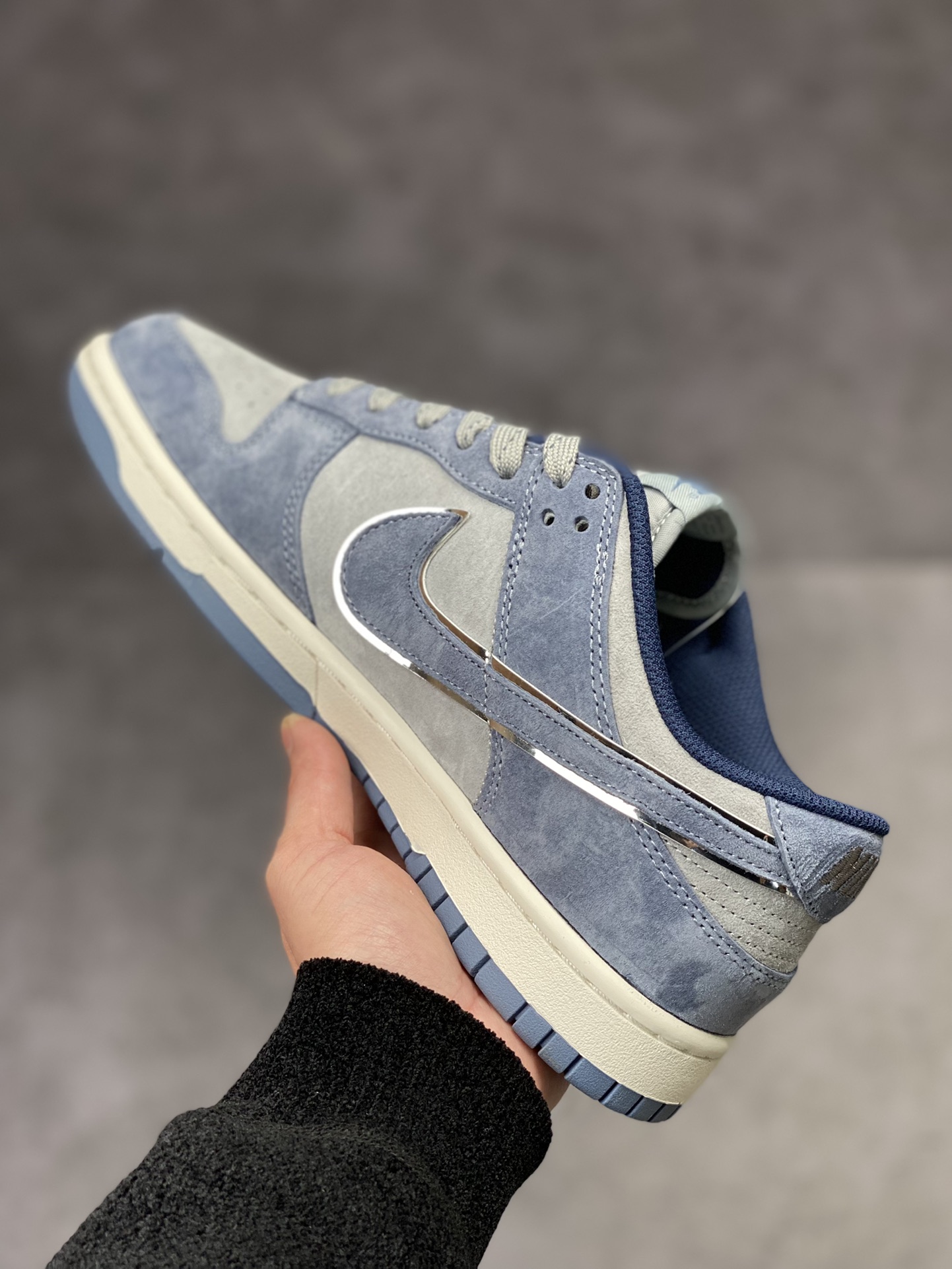 300 Otomo Katsuhiro x Nike SB Dunk Low ”Steamboy OST” 大友克洋 DR3369-526