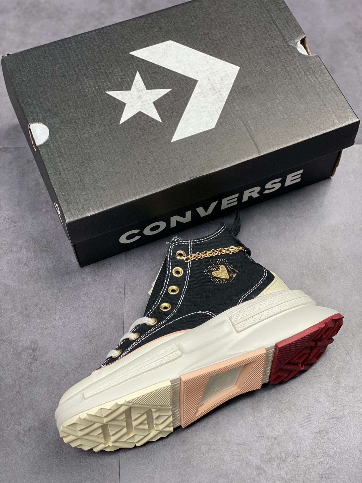 200 Converse Run Star 黑金夹心 情人节限定  A05137C