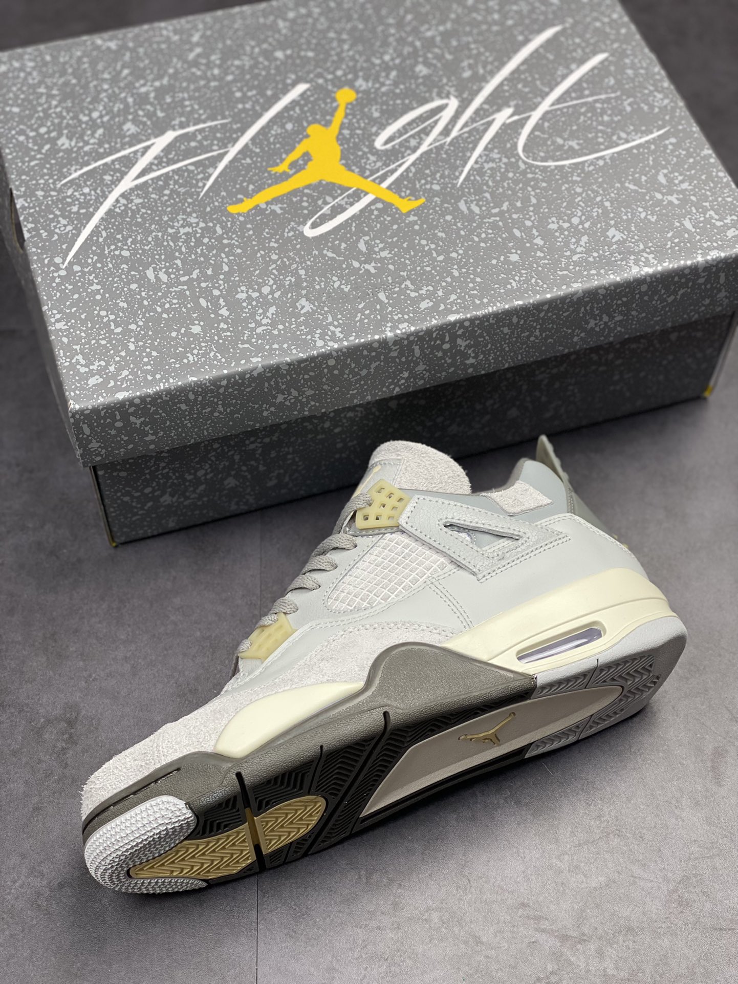 Air Jordan 4 Retro ”Craft” Gray Rabbit DV3742-021