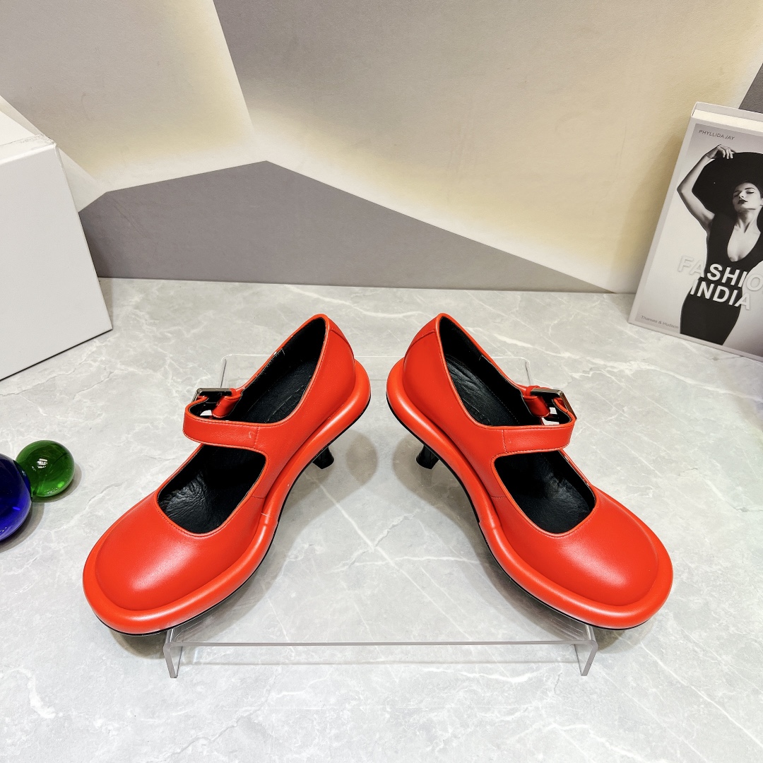 New JW Anderson 2023 Single Shoe Series with Custom Sheep Skin and Platinum Soles - 图片 4