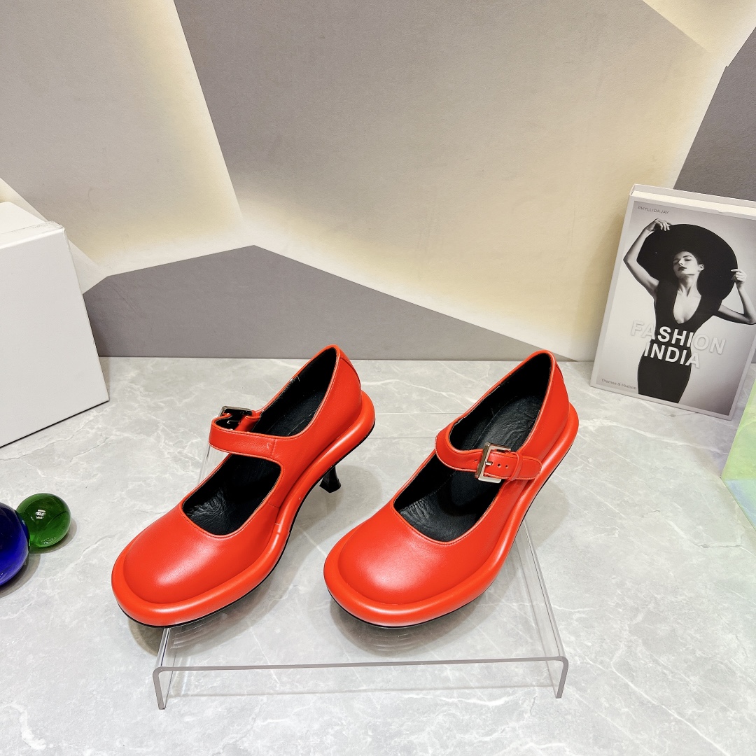 New JW Anderson 2023 Single Shoe Series with Custom Sheep Skin and Platinum Soles - 图片 3