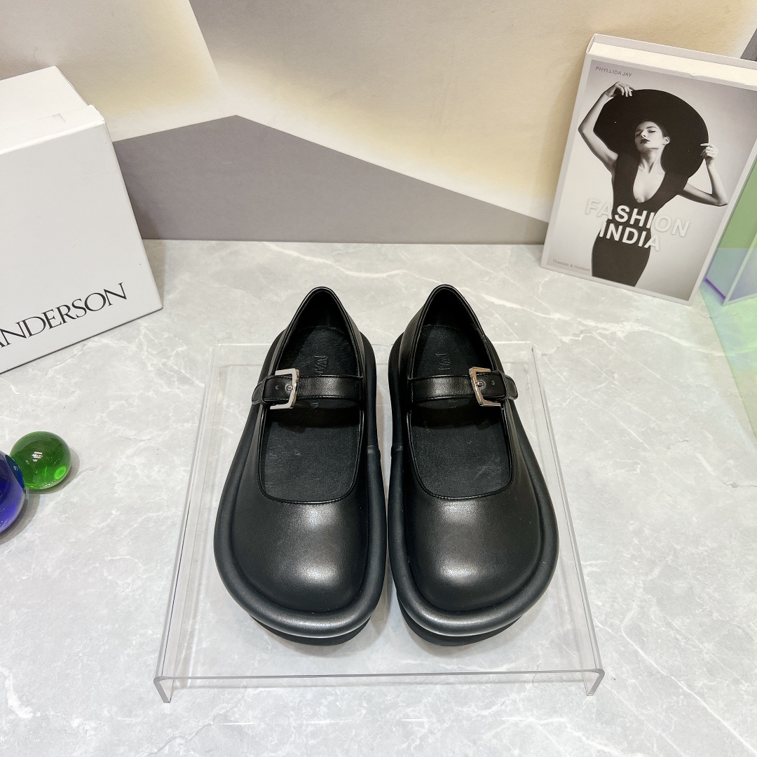 New JW Anderson 2023 Single Shoe Series: Modern Gene, Dynamic Design, Custom Sheep Skin - 图片 1