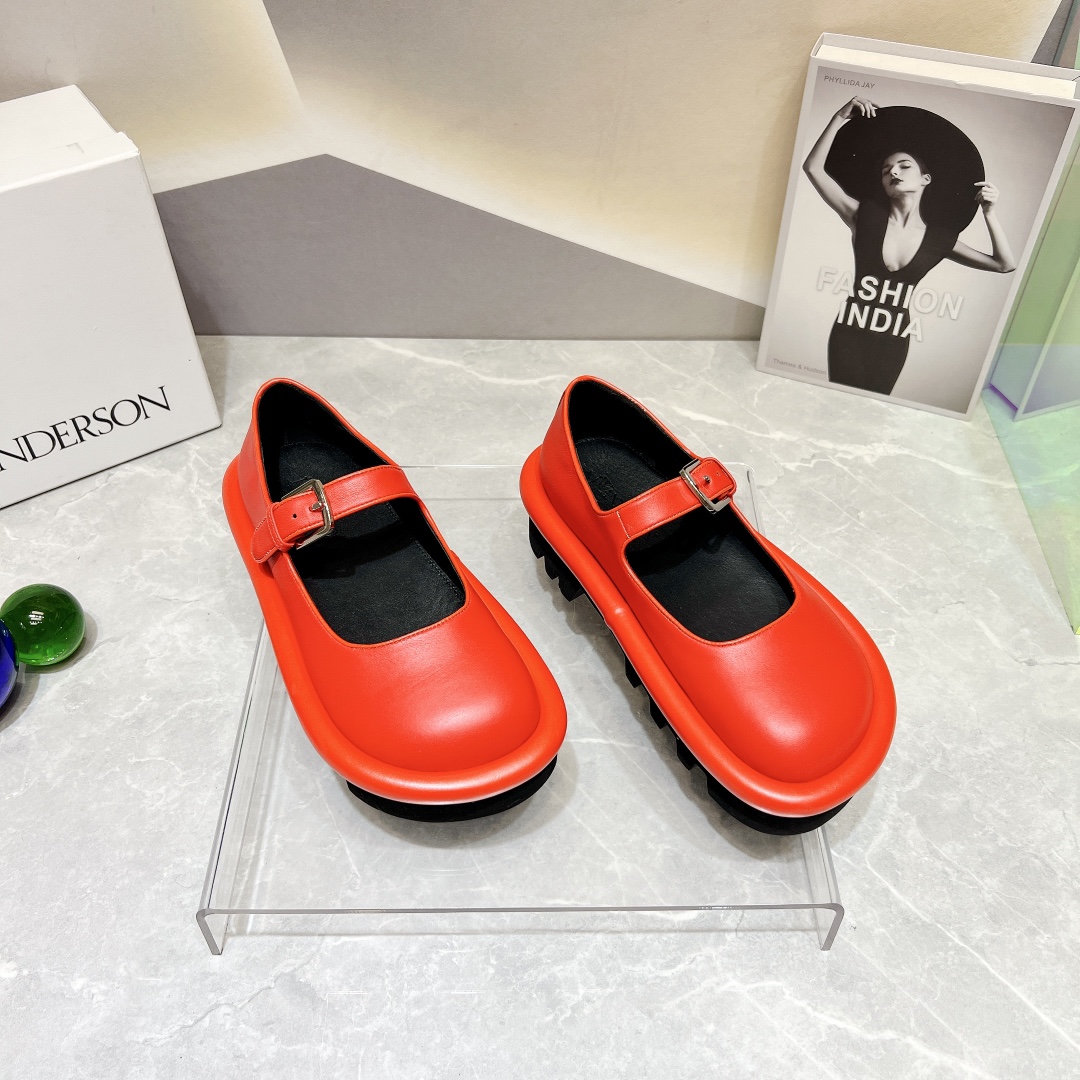 New JW Anderson 2023 Shoe Series with Custom Sheep Skin and Unique Design - 图片 3