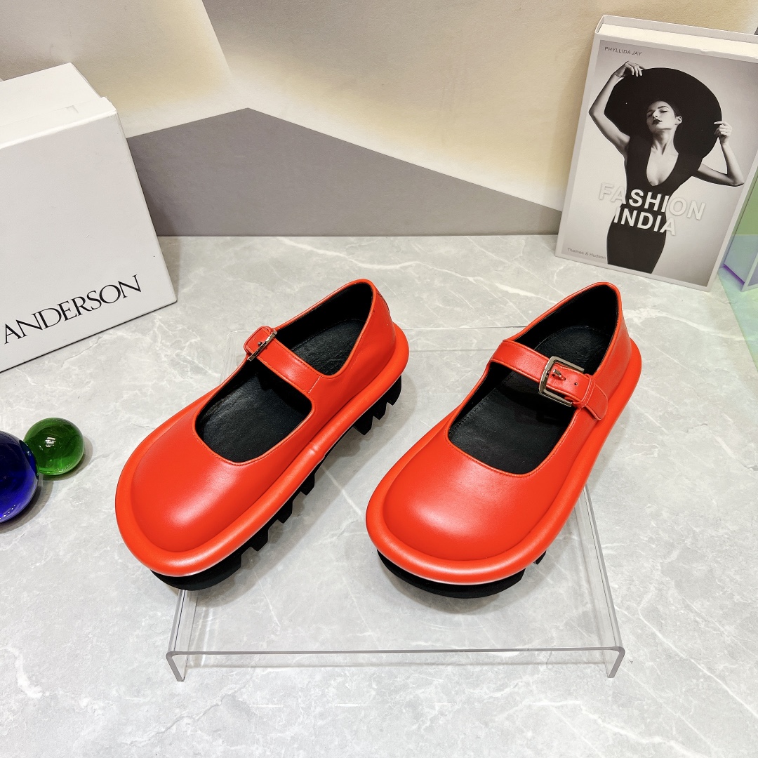 New JW Anderson 2023 Shoe Series with Custom Sheep Skin and Unique Design - 图片 2