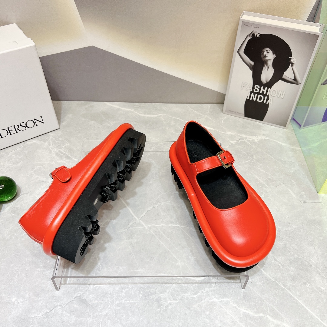 New JW Anderson 2023 Shoe Series with Custom Sheep Skin and Unique Design - 图片 9