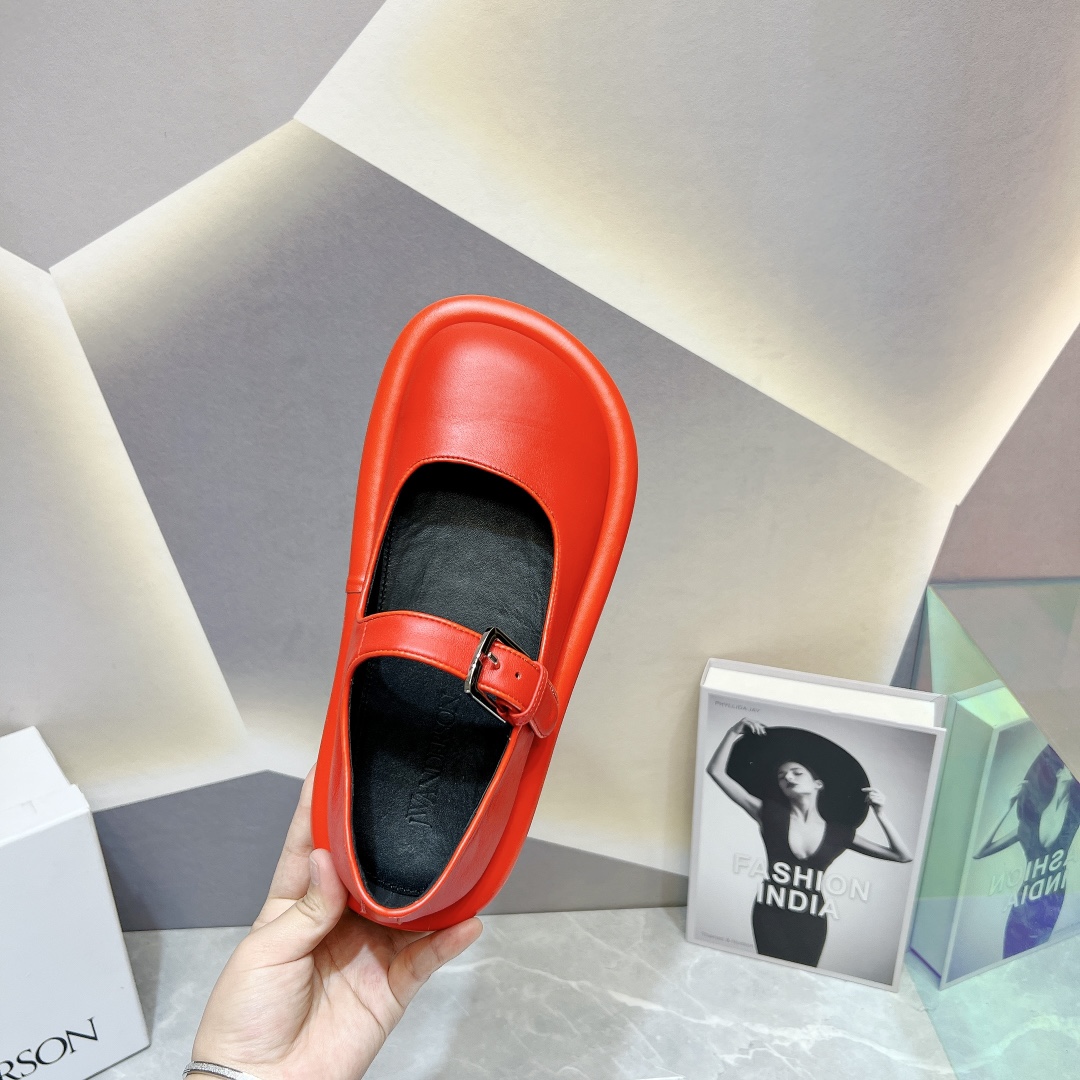 New JW Anderson 2023 Shoe Series with Custom Sheep Skin and Unique Design - 图片 6