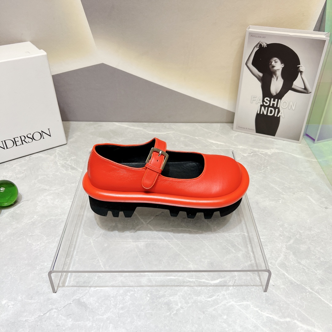 New JW Anderson 2023 Shoe Series with Custom Sheep Skin and Unique Design - 图片 5