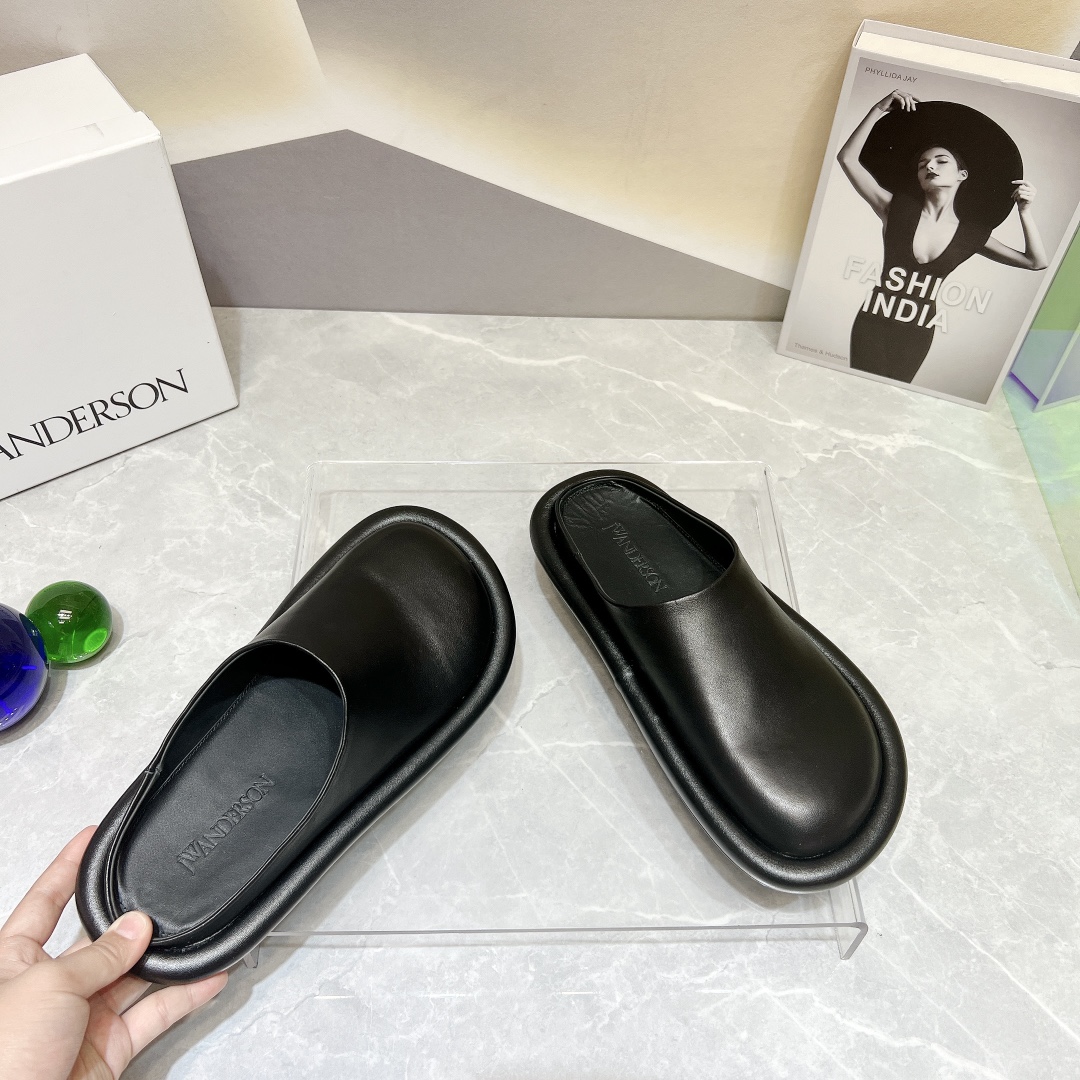 JW Anderson 2023 New Shoe Series Features Custom Sheepskin and Platinum Soles - 图片 7