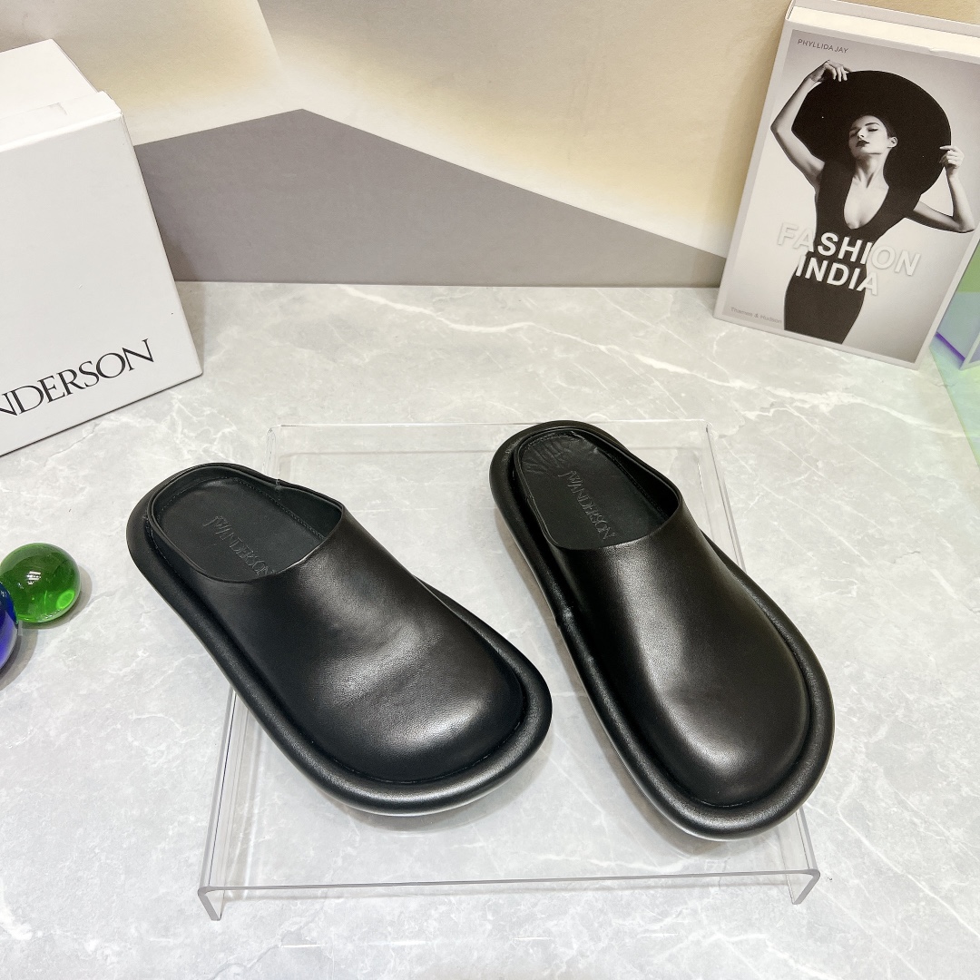 JW Anderson 2023 New Shoe Series Features Custom Sheepskin and Platinum Soles - 图片 2