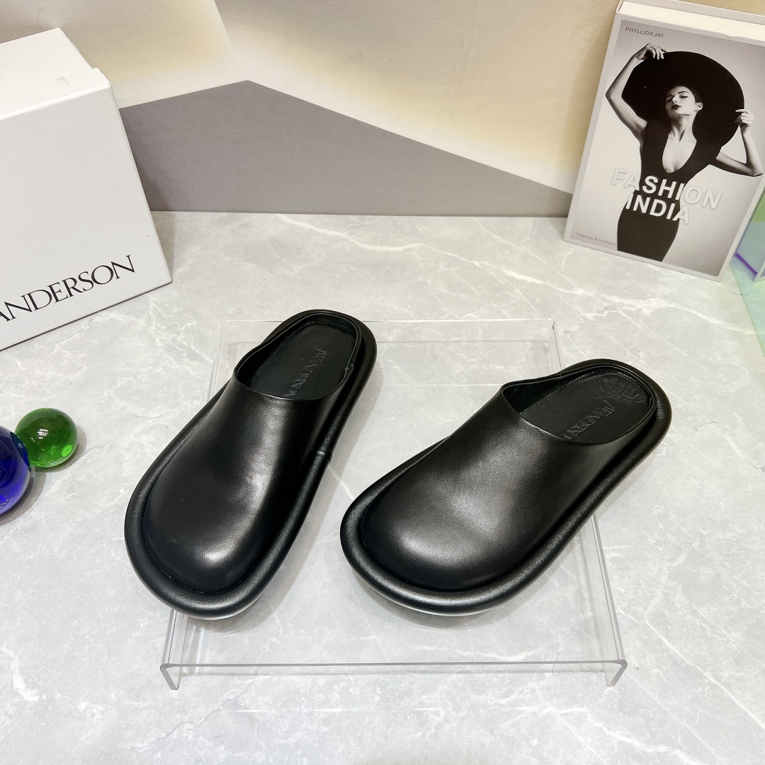 JW Anderson 2023 New Shoe Series Features Custom Sheepskin and Platinum Soles - 图片 3