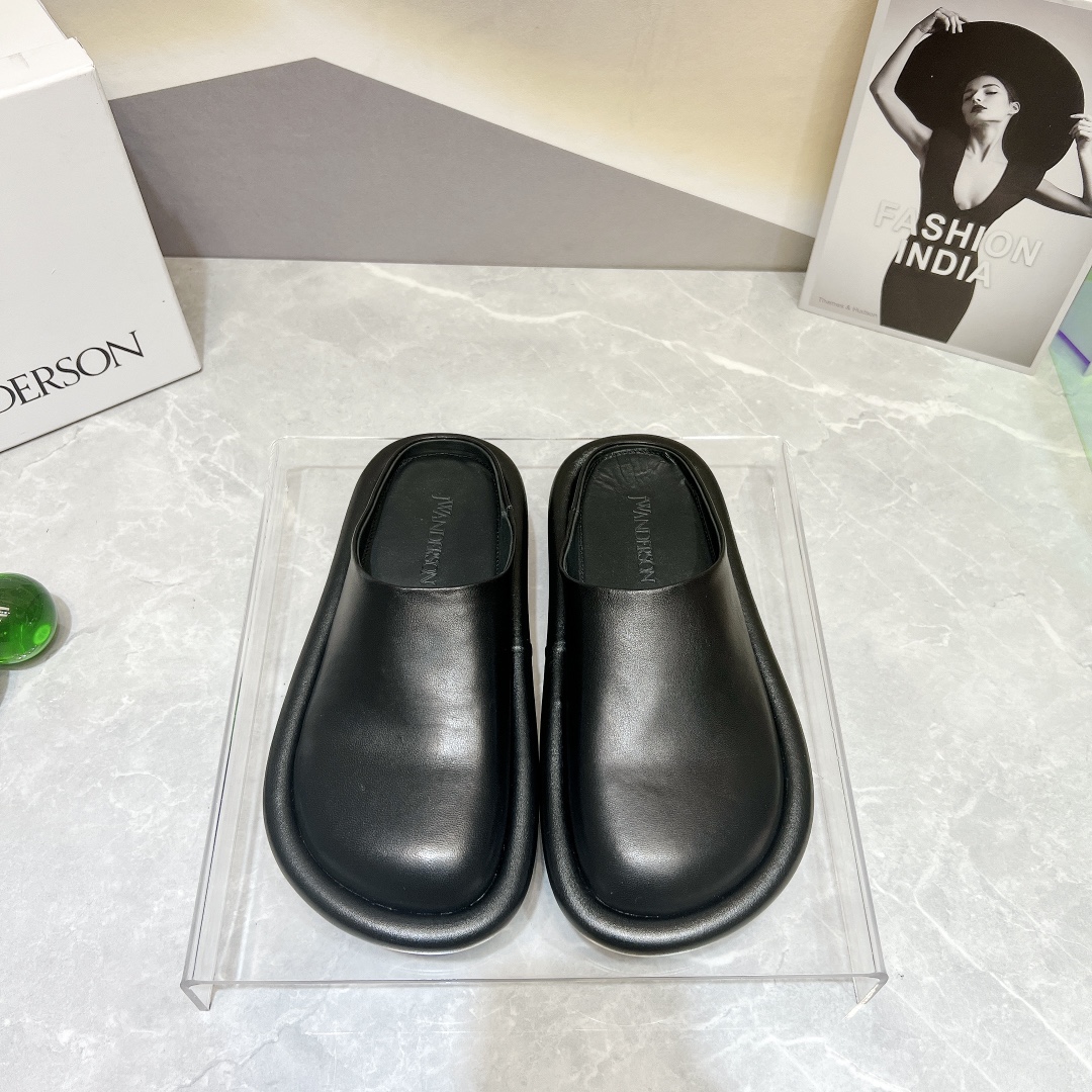 JW Anderson 2023 New Shoe Series Features Custom Sheepskin and Platinum Soles