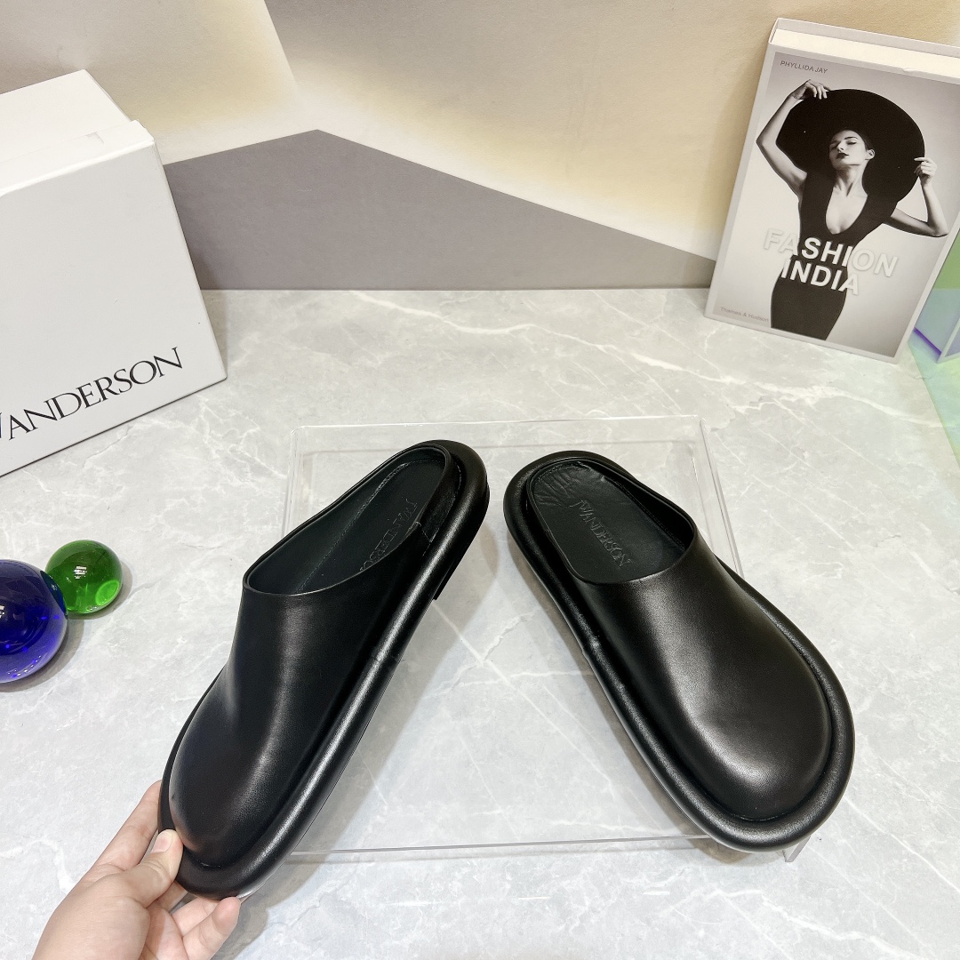 JW Anderson 2023 New Shoe Series Features Custom Sheepskin and Platinum Soles - 图片 8