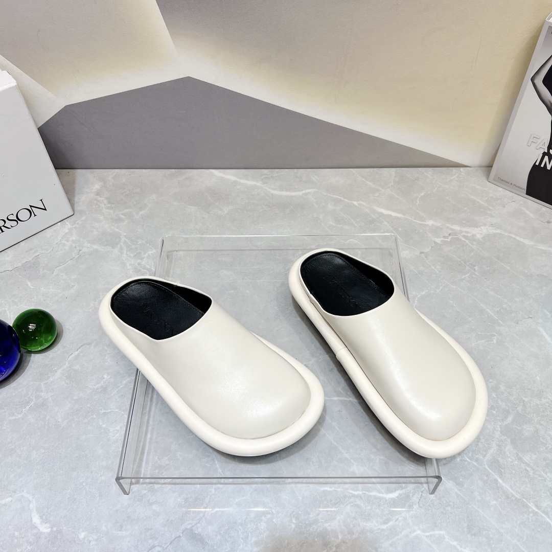 JW Anderson 2023 New Shoe Series Features Customized Sheepskin and Platinum Soles - 图片 2