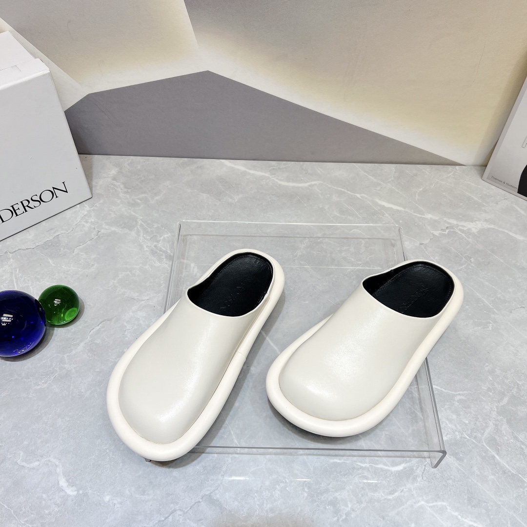 JW Anderson 2023 New Shoe Series Features Customized Sheepskin and Platinum Soles - 图片 3