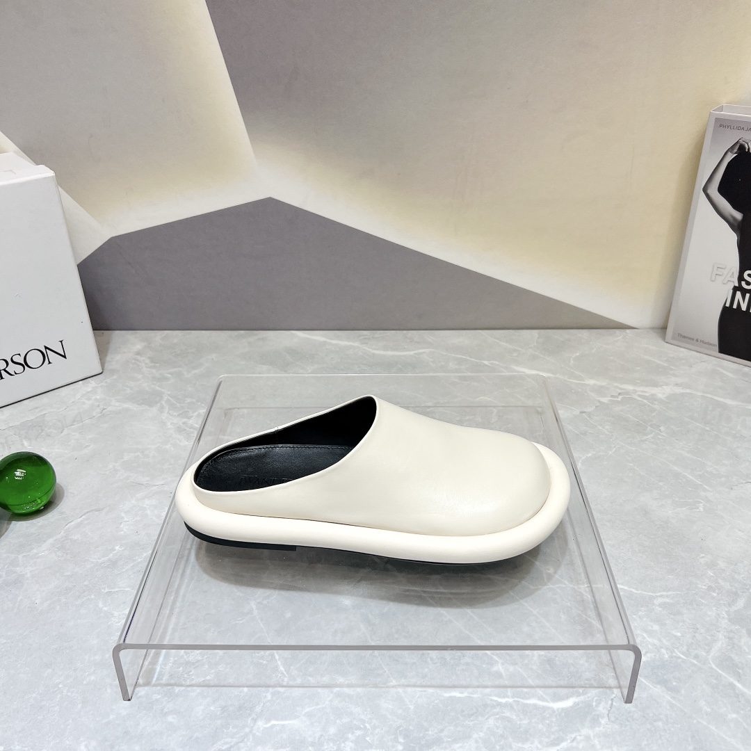 JW Anderson 2023 New Shoe Series Features Customized Sheepskin and Platinum Soles - 图片 5