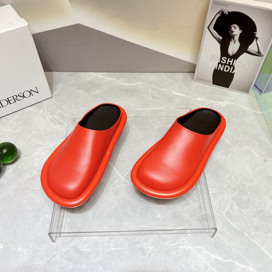 JW Anderson 2023 New Shoe Series Features Custom Sheepskin and Unique Designs - 图片 3