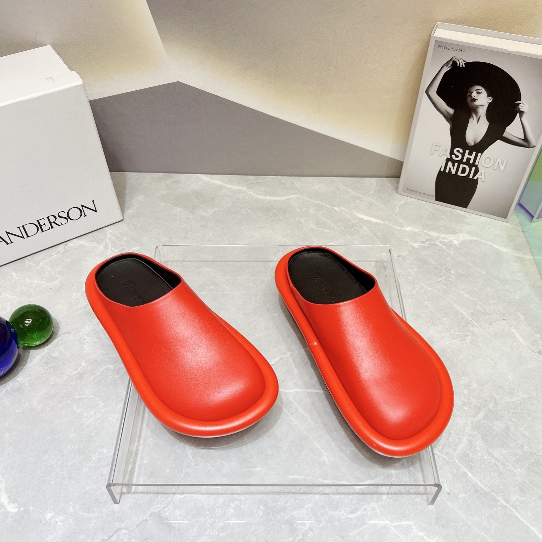 JW Anderson 2023 New Shoe Series Features Custom Sheepskin and Unique Designs - 图片 2