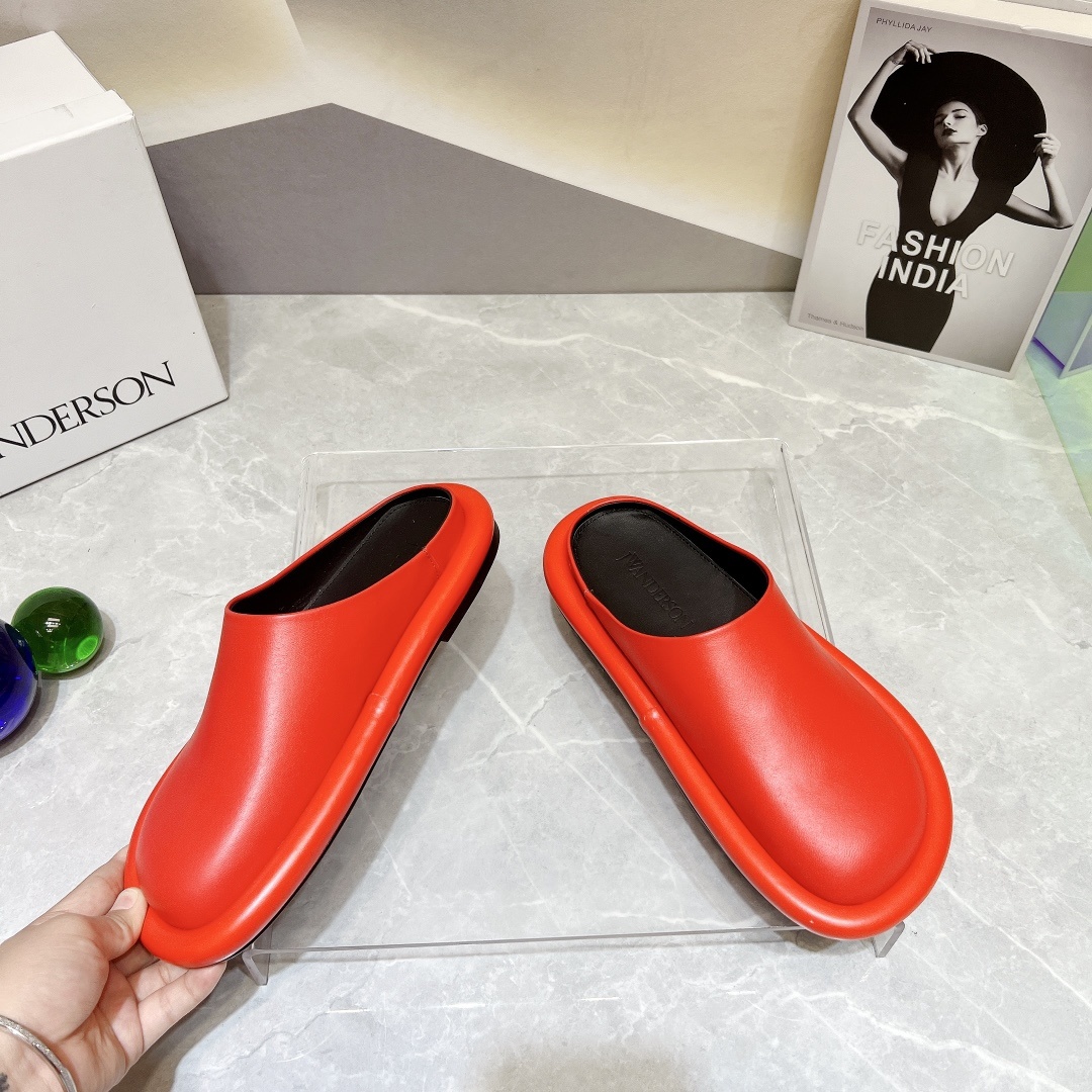 JW Anderson 2023 New Shoe Series Features Custom Sheepskin and Unique Designs - 图片 8