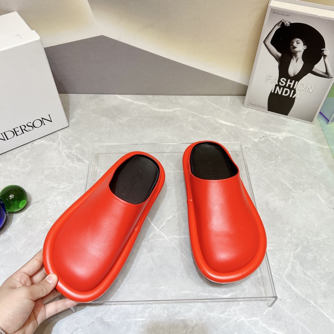 JW Anderson 2023 New Shoe Series Features Custom Sheepskin and Unique Designs - 图片 4