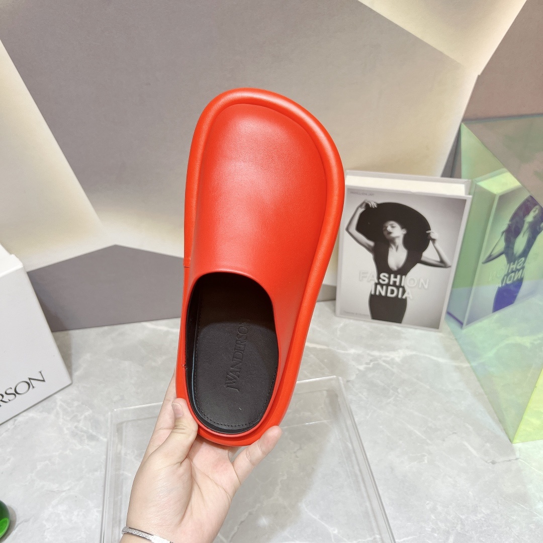 JW Anderson 2023 New Shoe Series Features Custom Sheepskin and Unique Designs - 图片 6