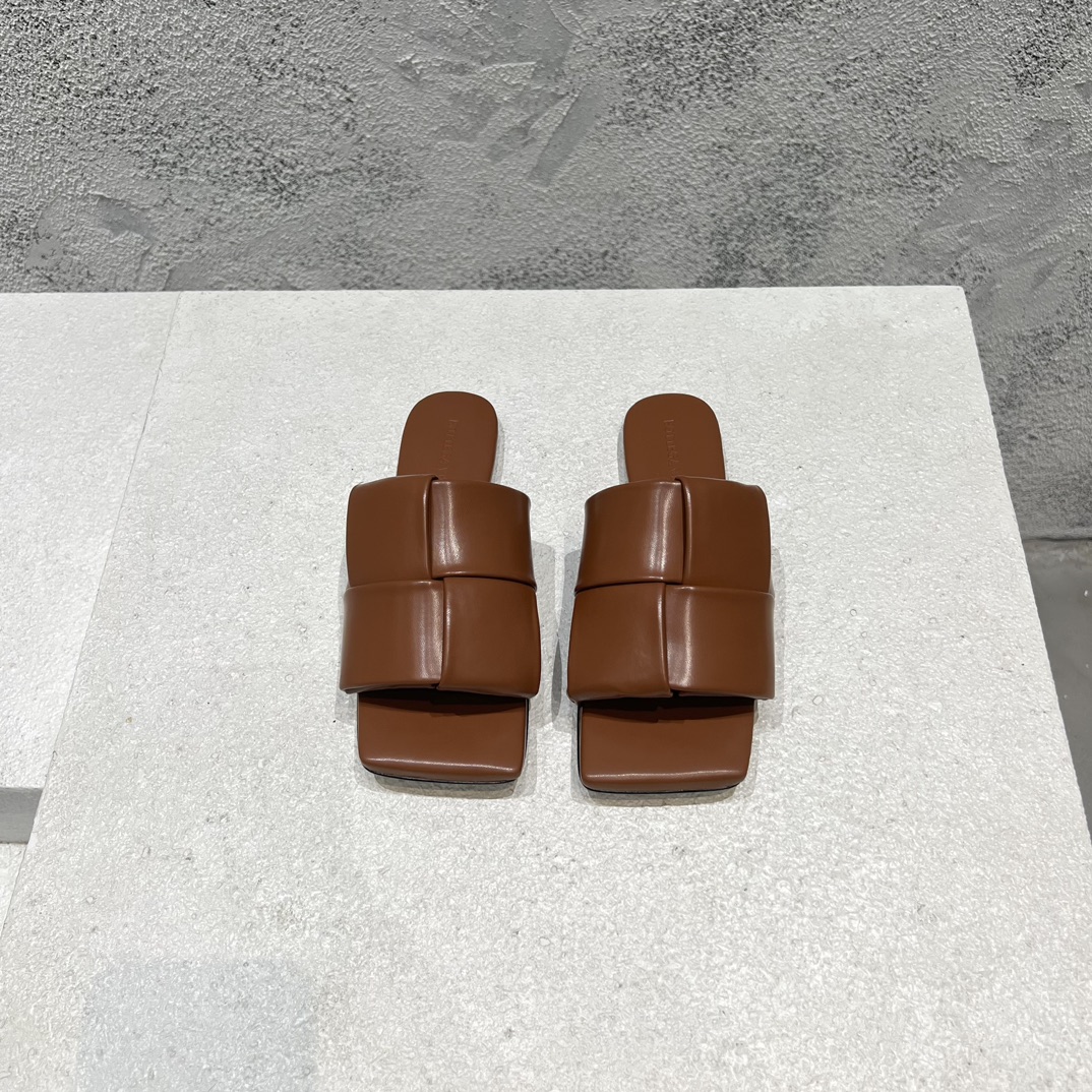Bottega Veneta 编织 平底 凉拖 咖色